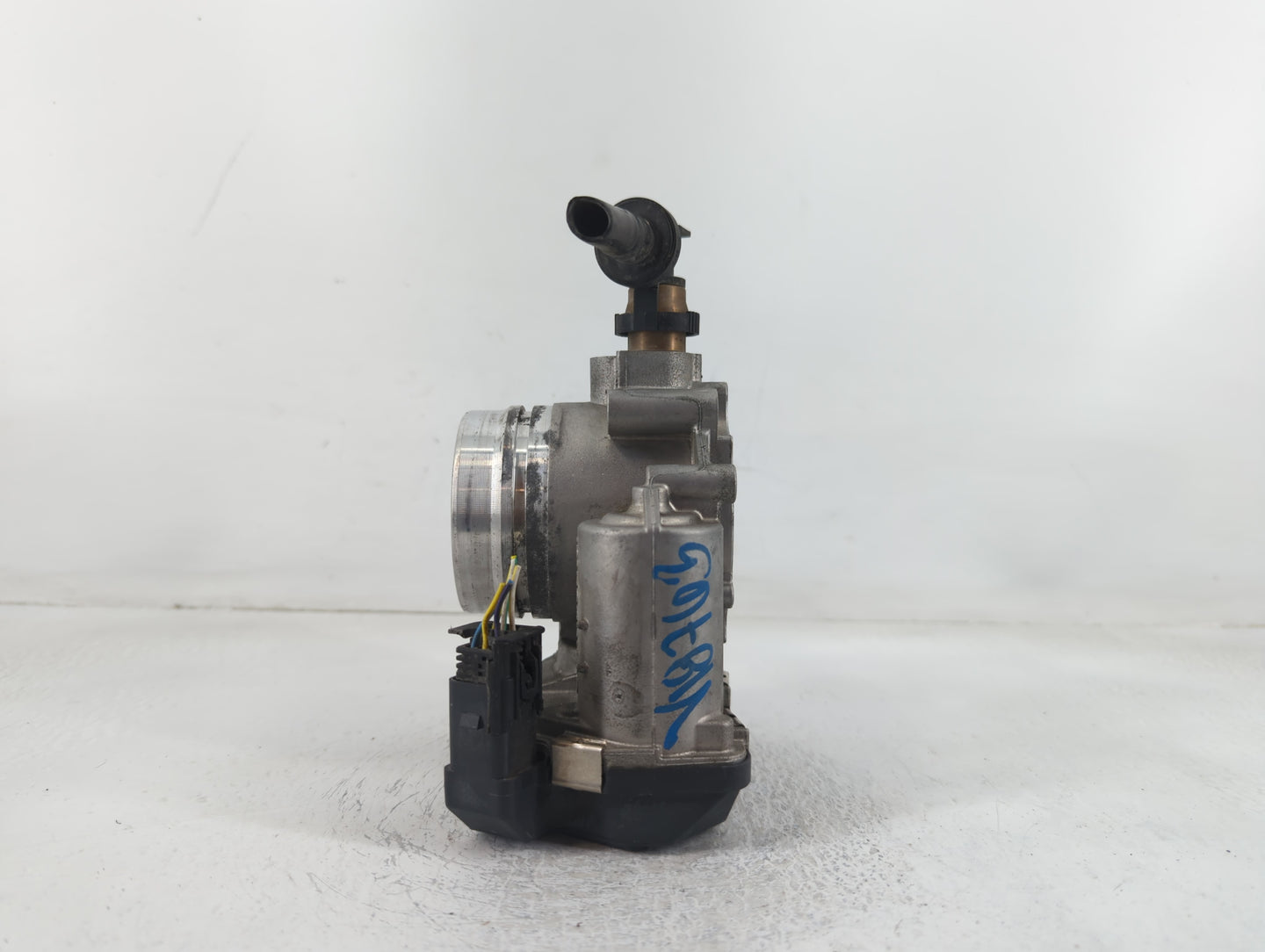 2012-2018 Bmw 320i Throttle Body P/N:1354 7588625-04 A2C83786800 Fits Fits 2012 2013 2014 2015 2016 2017 2018 OEM Used Auto 