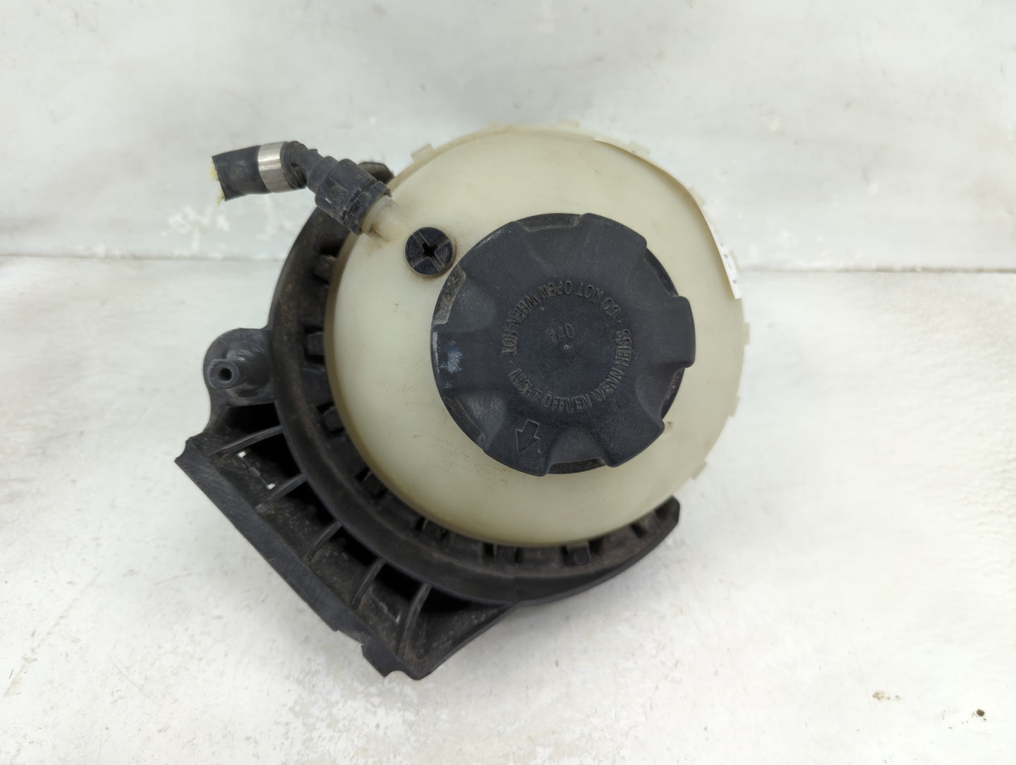 2013 Bmw 328 Radiator Coolant Overflow Expansion Tank Bottle - Oemusedautoparts1.com