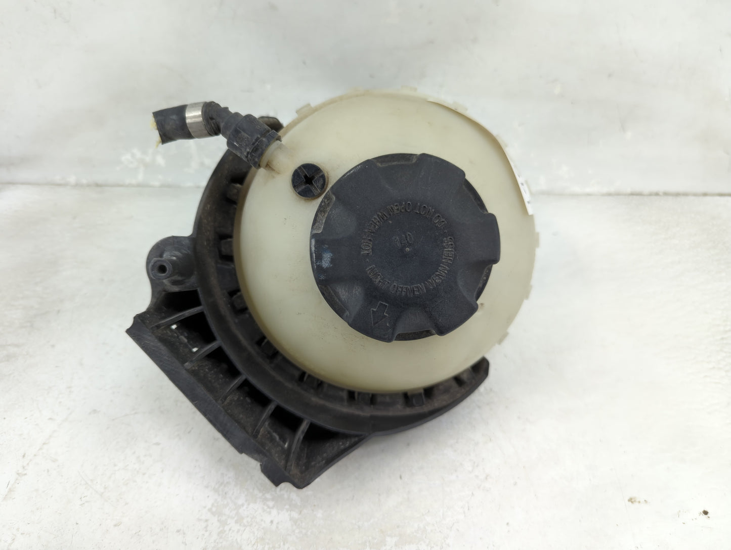 2013 Bmw 328 Radiator Coolant Overflow Expansion Tank Bottle - Oemusedautoparts1.com
