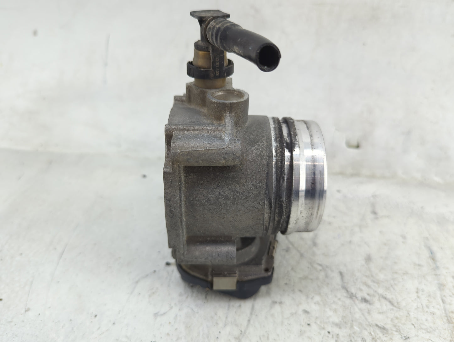 2012-2016 Bmw 328 Throttle Body P/N:1354 7588625-02 A2C53355204 Fits Fits 2012 2013 2014 2015 2016 2017 2018 OEM Used Auto P