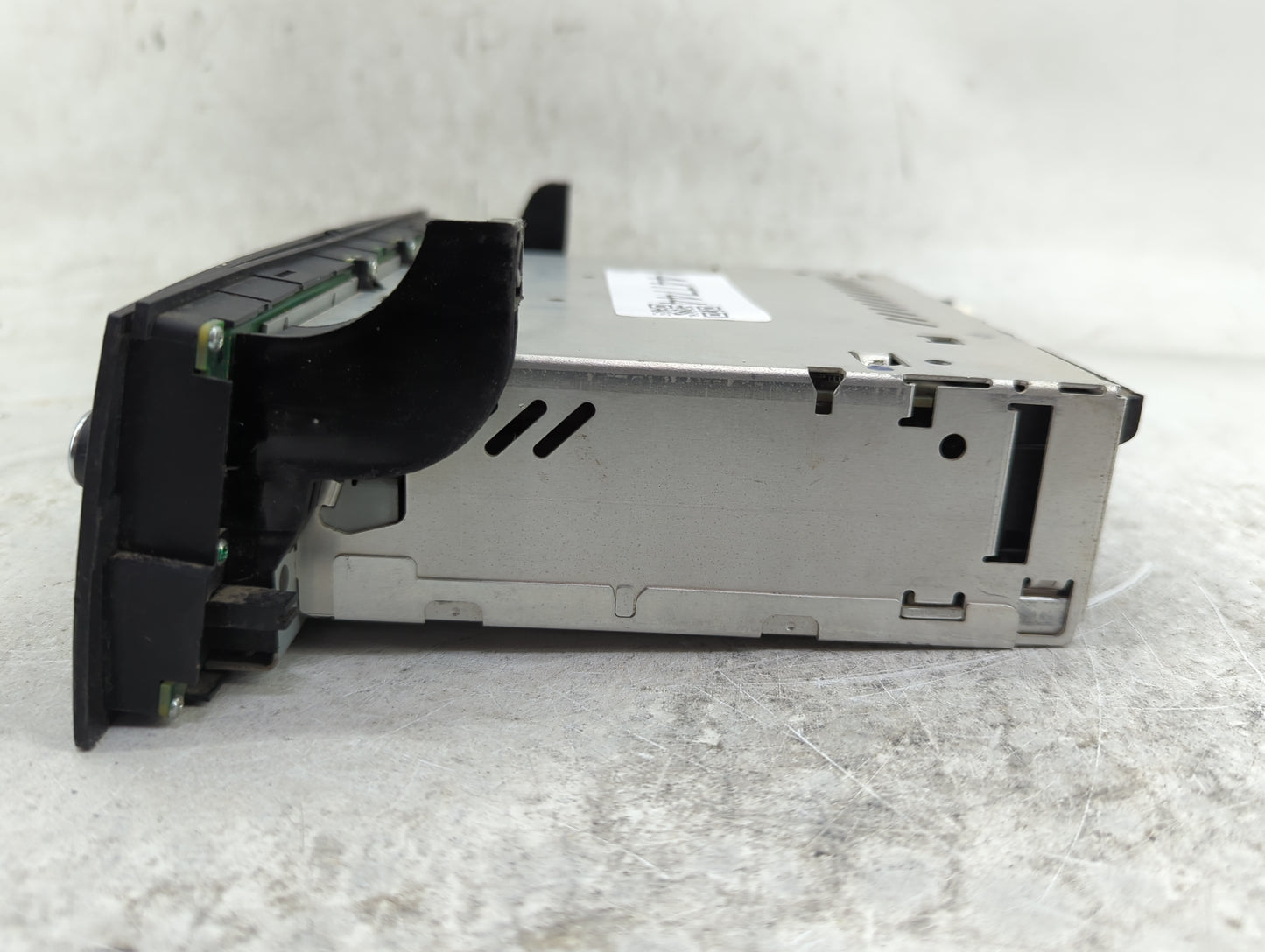2010-2013 Bmw 328i Radio AM FM Cd Player Receiver Replacement P/N:65129302171-01 9302171 Fits OEM Used Auto Parts - Oemuseda