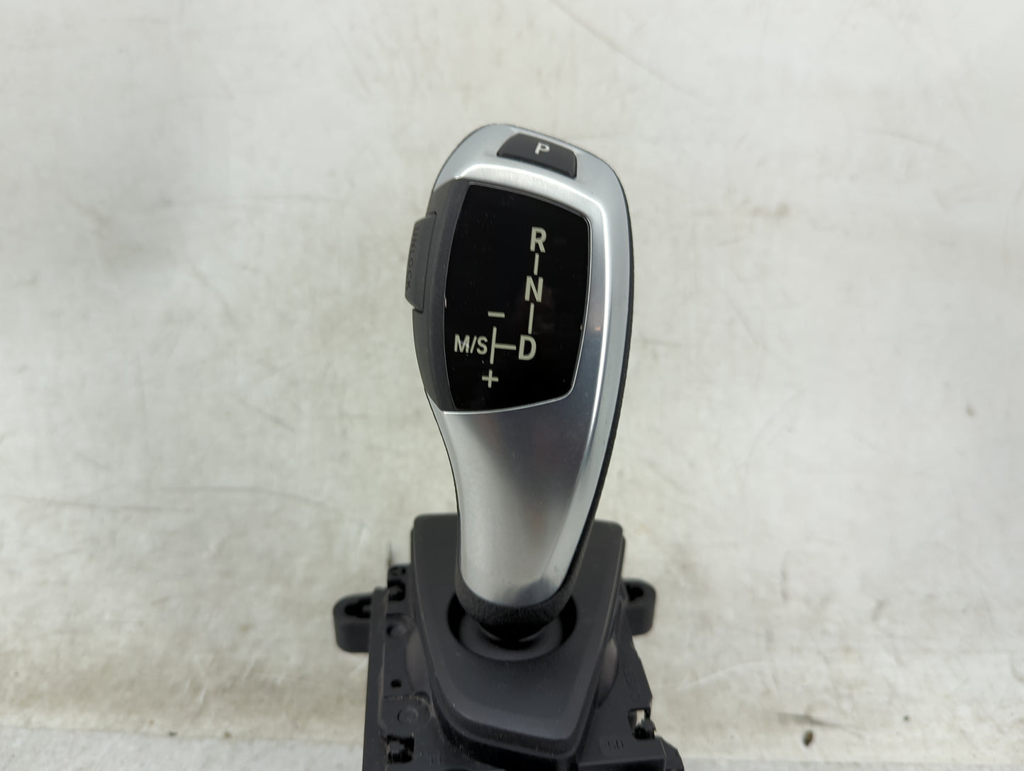 2013 Bmw 328i Floor Console Assembly Shifter 1451433 - Oemusedautoparts1.com