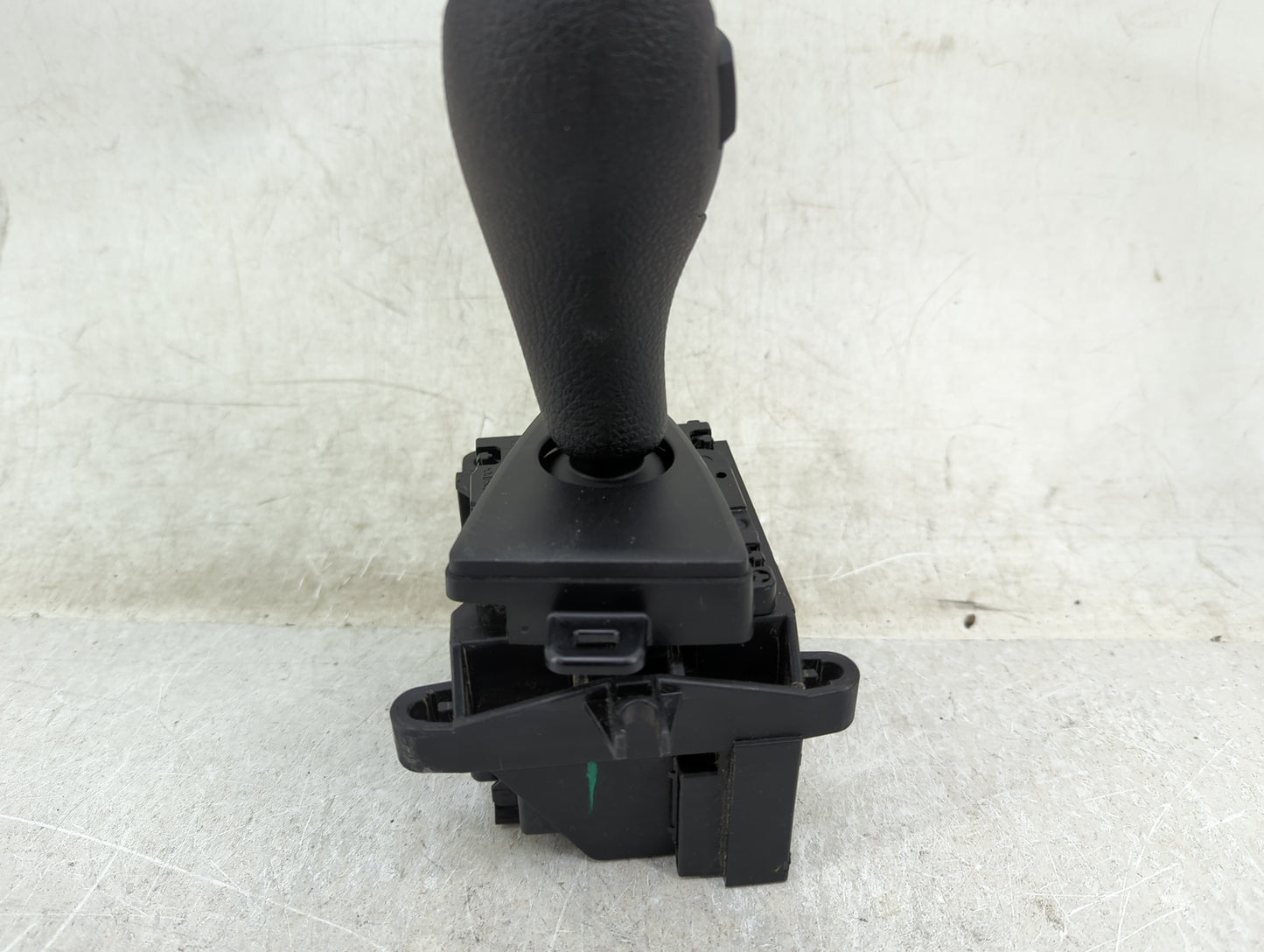 2013 Bmw 328i Floor Console Assembly Shifter - Oemusedautoparts1.com