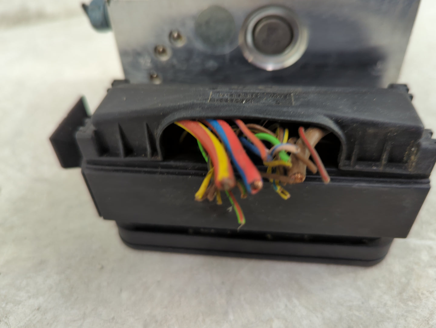 2012-2013 Bmw 328i ABS Pump Control Module Replacement P/N:3451-6862246-01 10.0212-0935.4 Fits Fits 2012 2013 OEM Used Auto 