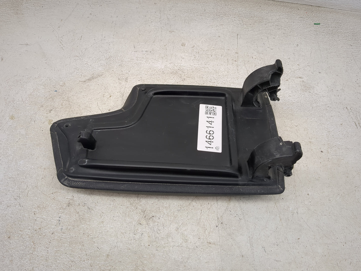 2013 Bmw 328i Center Console Armrest Cover Lid Fits OEM Used Auto Parts - Oemusedautoparts1.com