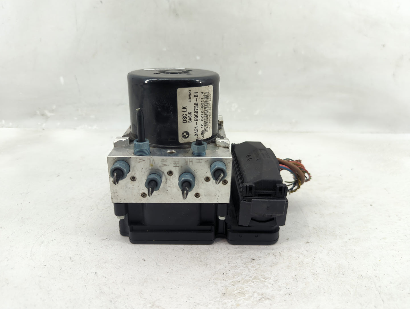 2013 Bmw 328xi ABS Pump Control Module Replacement P/N:3451-6860730-01 Fits Fits 2012 OEM Used Auto Parts - Oemusedautoparts