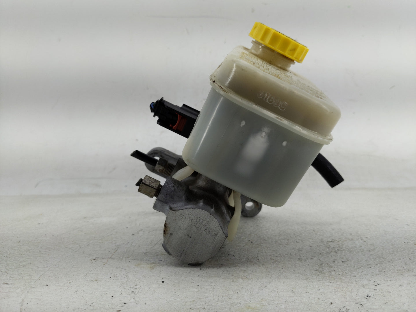 2007-2013 Bmw 328i Brake Master Cylinder - Oemusedautoparts1.com
