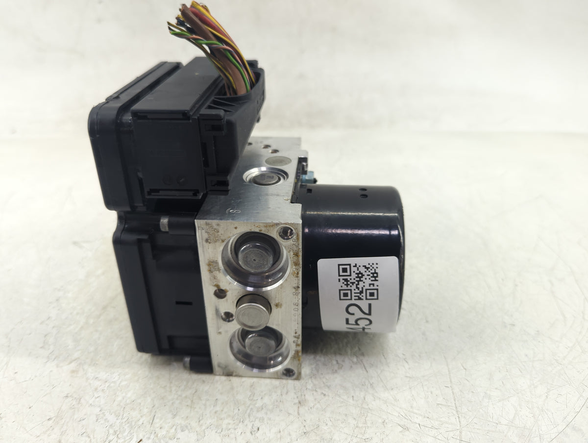 2012-2013 Bmw 328i Anti-Lock Brake ABS Pump Module Actuator OEM P/N:3451-6862246-01 Fits Fits 2012 2013 OEM Used Auto Parts 