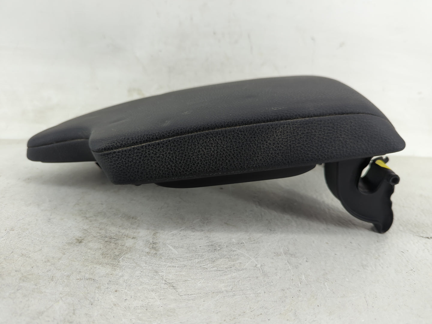 2013 Bmw 328i Center Console Armrest Cover Lid Fits OEM Used Auto Parts - Oemusedautoparts1.com