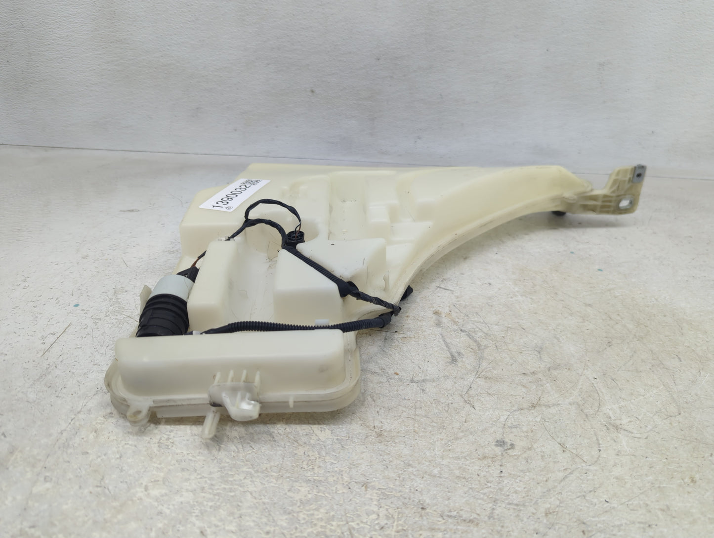2012-2016 Bmw 328i Windshield Washer Fluid Reservoir Bottle Oem - Oemusedautoparts1.com