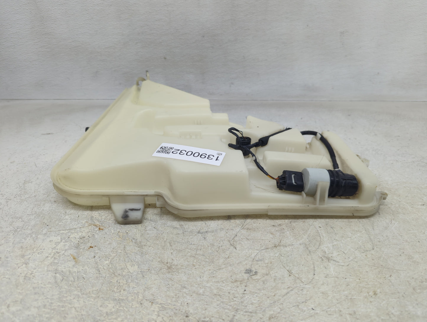 2012-2016 Bmw 328i Windshield Washer Fluid Reservoir Bottle Oem - Oemusedautoparts1.com