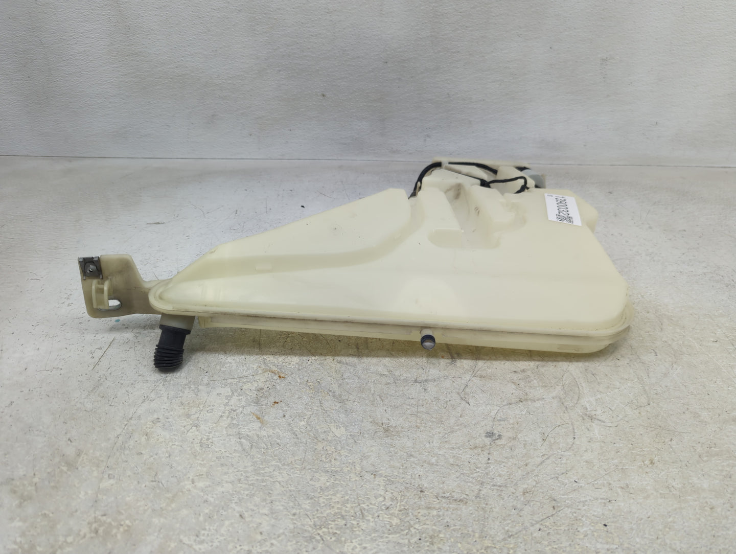 2012-2016 Bmw 328i Windshield Washer Fluid Reservoir Bottle Oem - Oemusedautoparts1.com