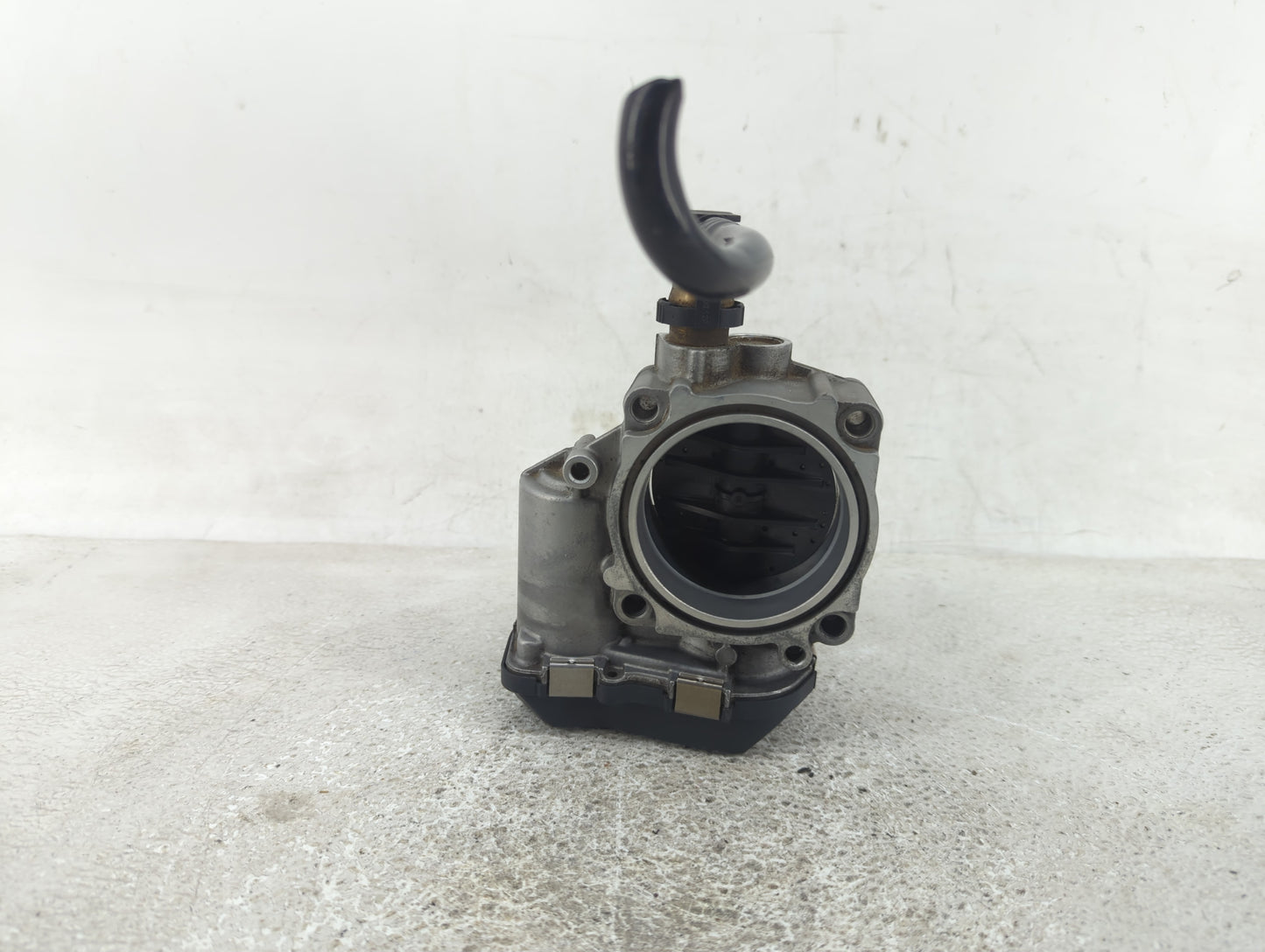 2012-2016 Bmw 328i Throttle Body P/N:7588625-02 A2C53355204 Fits Fits 2012 2013 2014 2015 2016 2017 2018 OEM Used Auto Parts