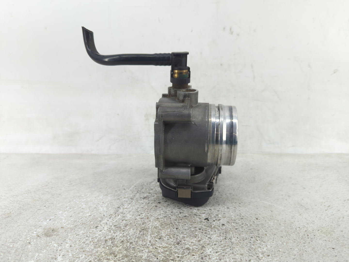 2012-2016 Bmw 328i Throttle Body P/N:7588625-02 A2C53355204 Fits Fits 2012 2013 2014 2015 2016 2017 2018 OEM Used Auto Parts
