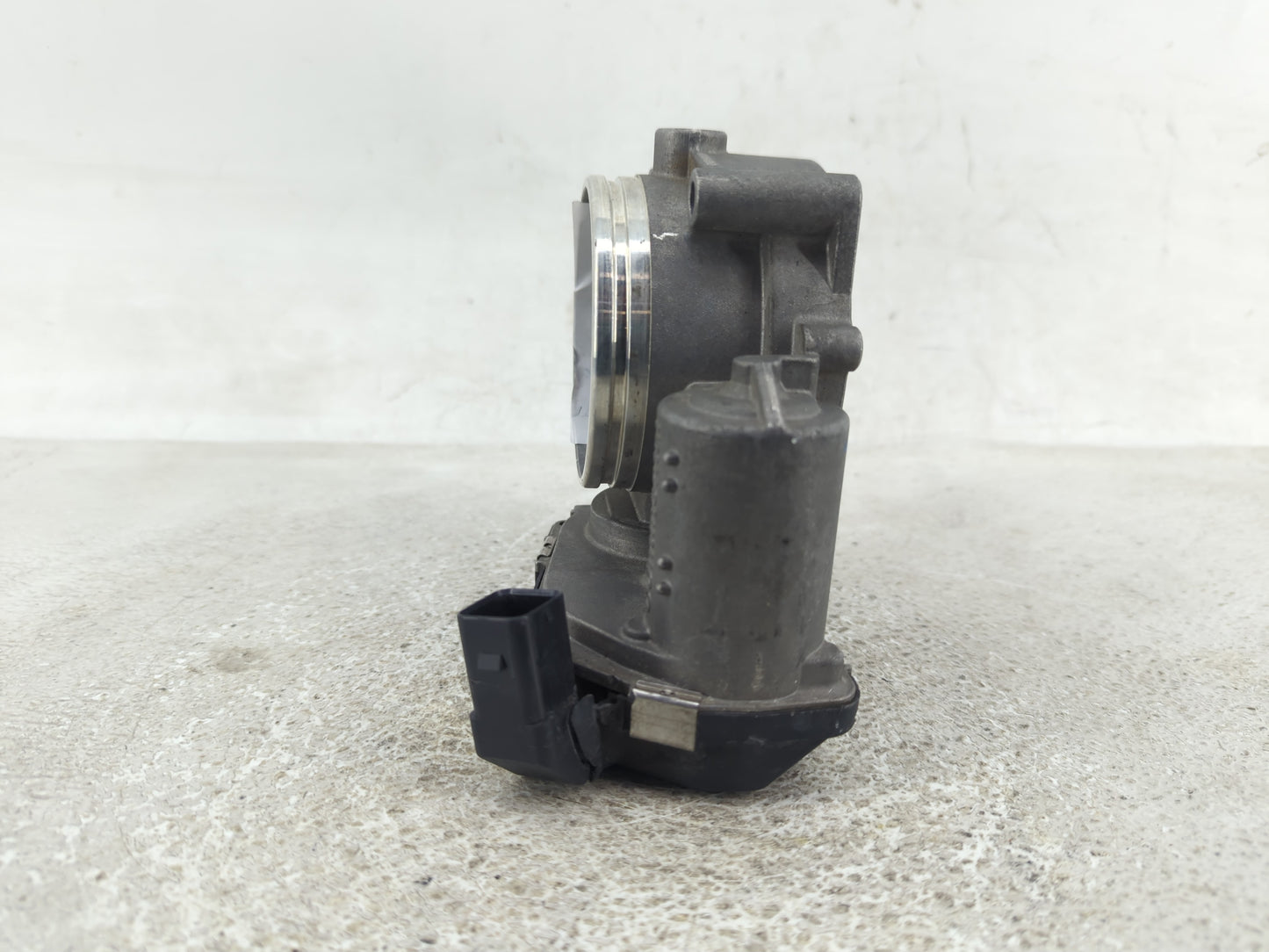 2007-2013 Bmw 328i Throttle Body P/N:A2C82999400 7556118 Fits Fits 2007 2008 2009 2010 2011 2012 2013 OEM Used Auto Parts - 