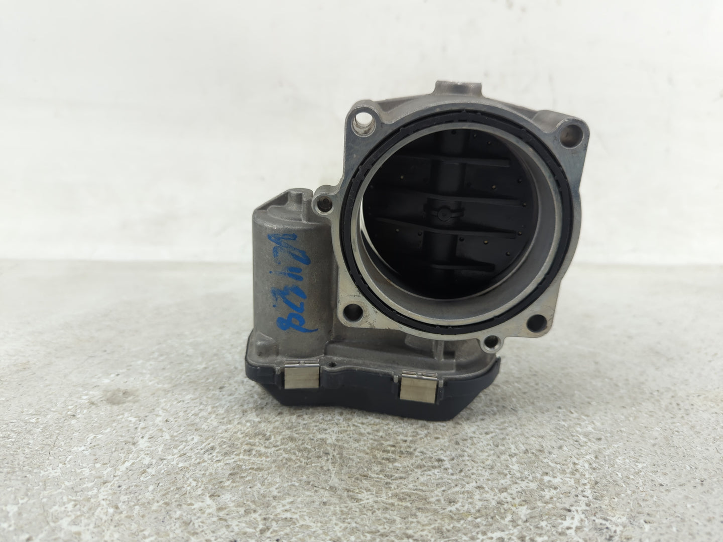 2007-2013 Bmw 328i Throttle Body P/N:A2C82999400 7556118 Fits Fits 2007 2008 2009 2010 2011 2012 2013 OEM Used Auto Parts - 