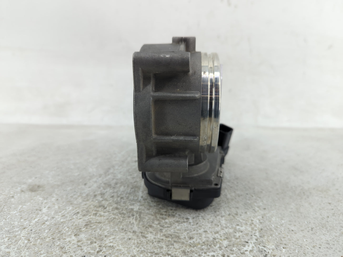 2007-2013 Bmw 328i Throttle Body P/N:A2C82999400 7556118 Fits Fits 2007 2008 2009 2010 2011 2012 2013 OEM Used Auto Parts - 