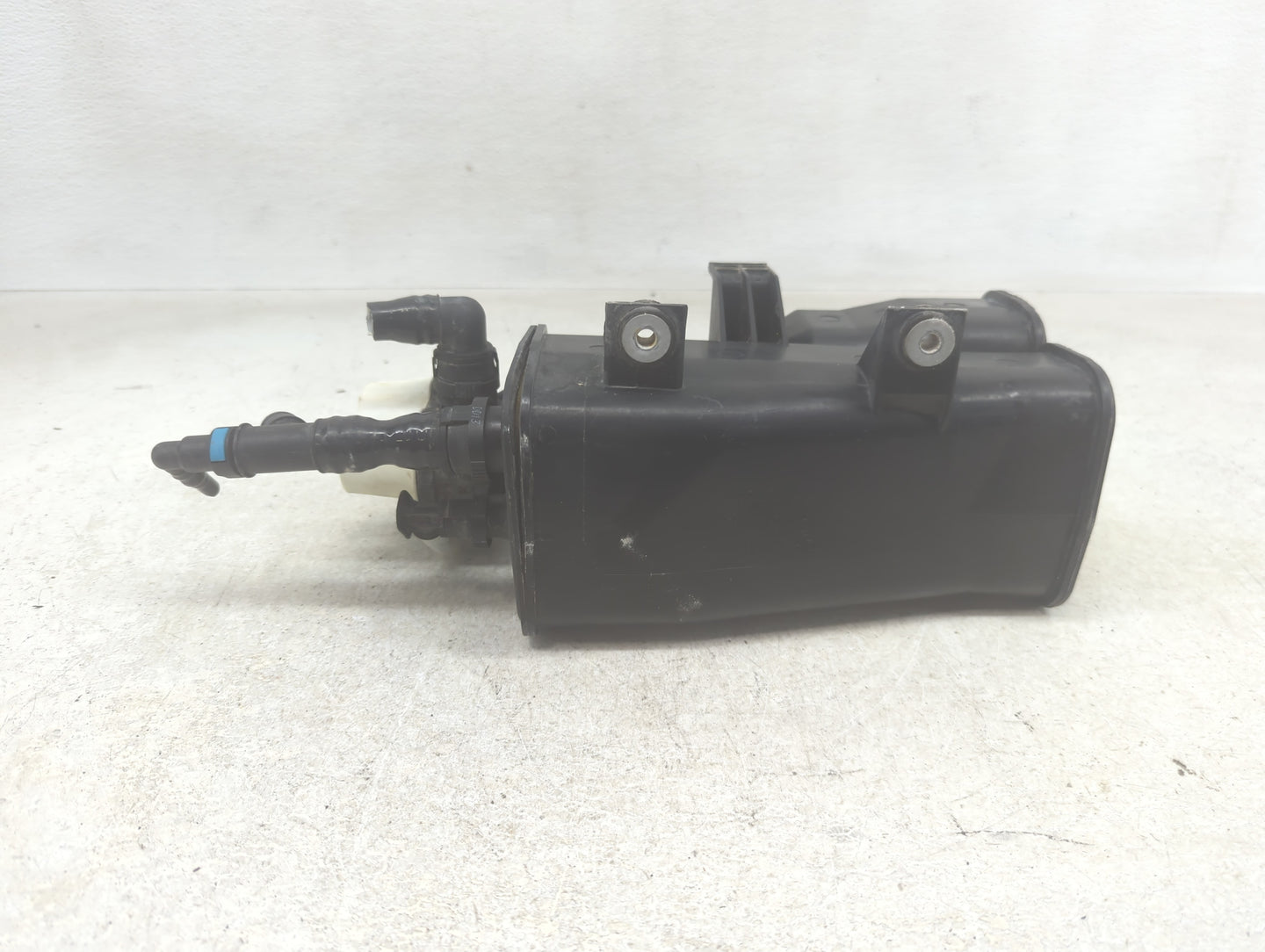 2013 Bmw 328i Fuel Vapor Charcoal Canister - Oemusedautoparts1.com