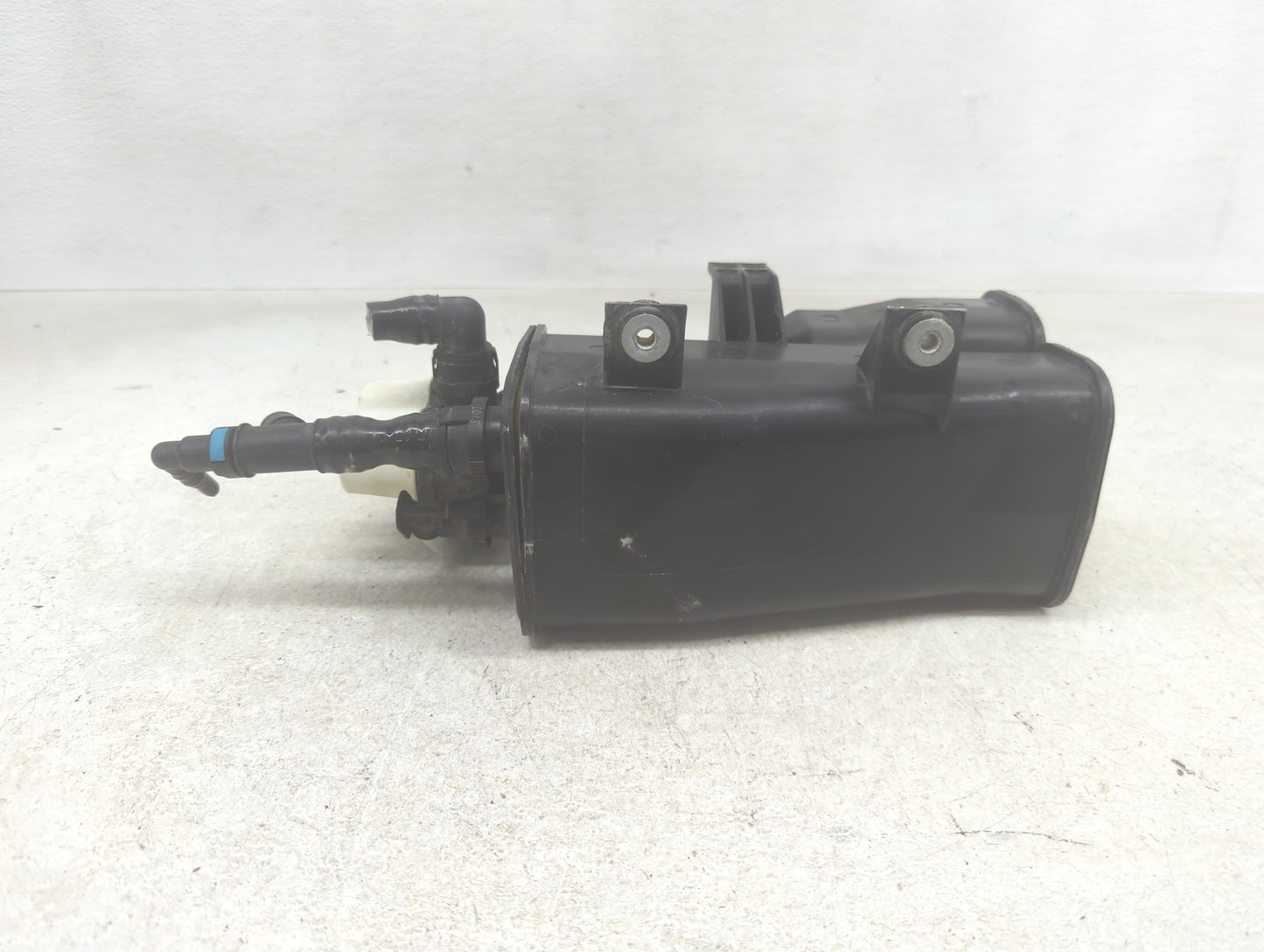 2013 Bmw 328i Fuel Vapor Charcoal Canister - Oemusedautoparts1.com