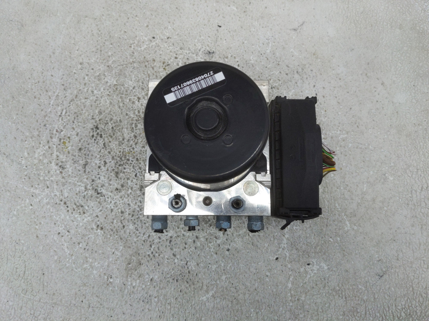 2013 Bmw 328i ABS Pump Control Module Replacement P/N:3451-6862246-01 Fits OEM Used Auto Parts - Oemusedautoparts1.com