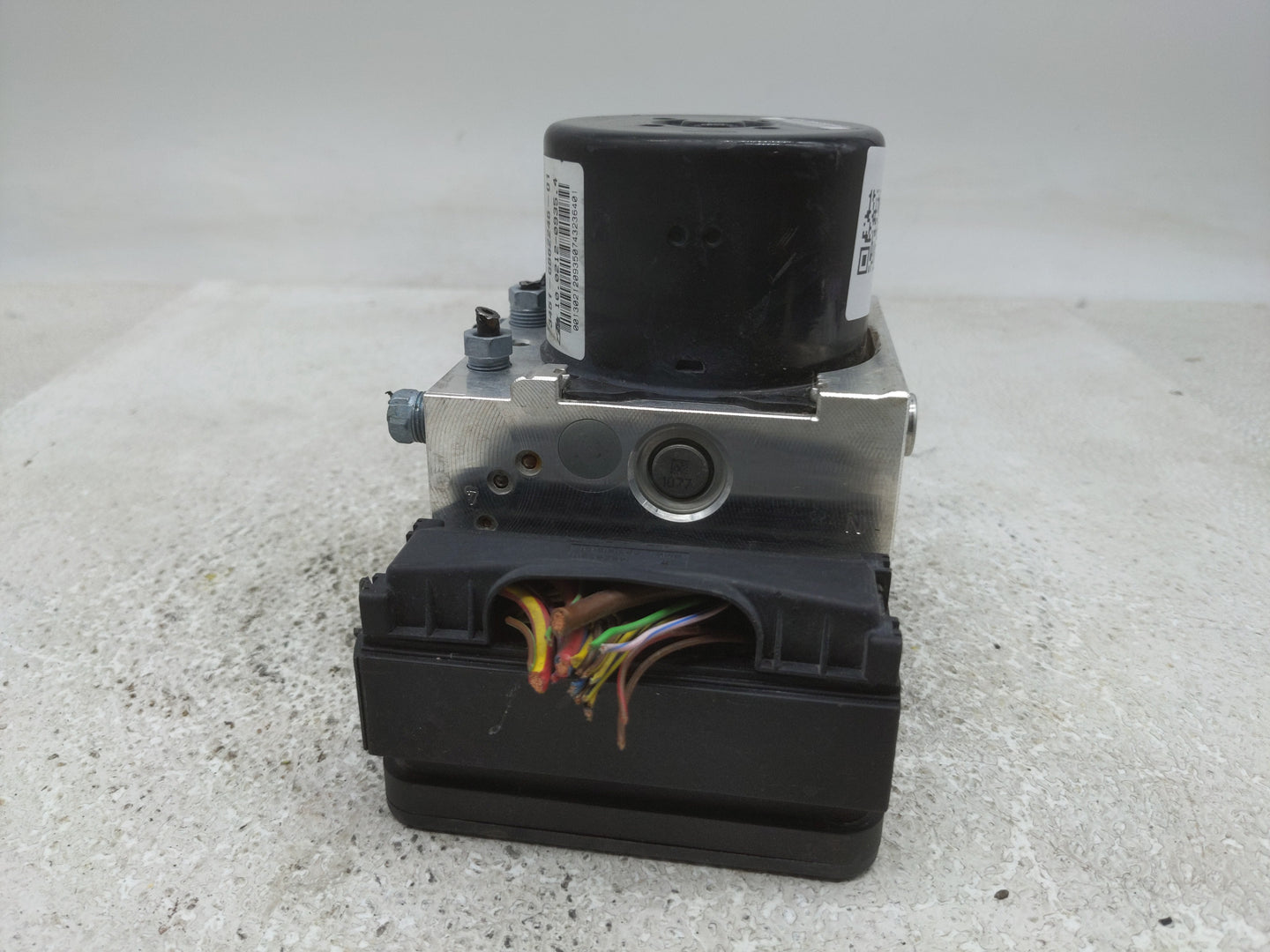 2013 Bmw 328i ABS Pump Control Module Replacement P/N:3451-6862246-01 Fits OEM Used Auto Parts - Oemusedautoparts1.com
