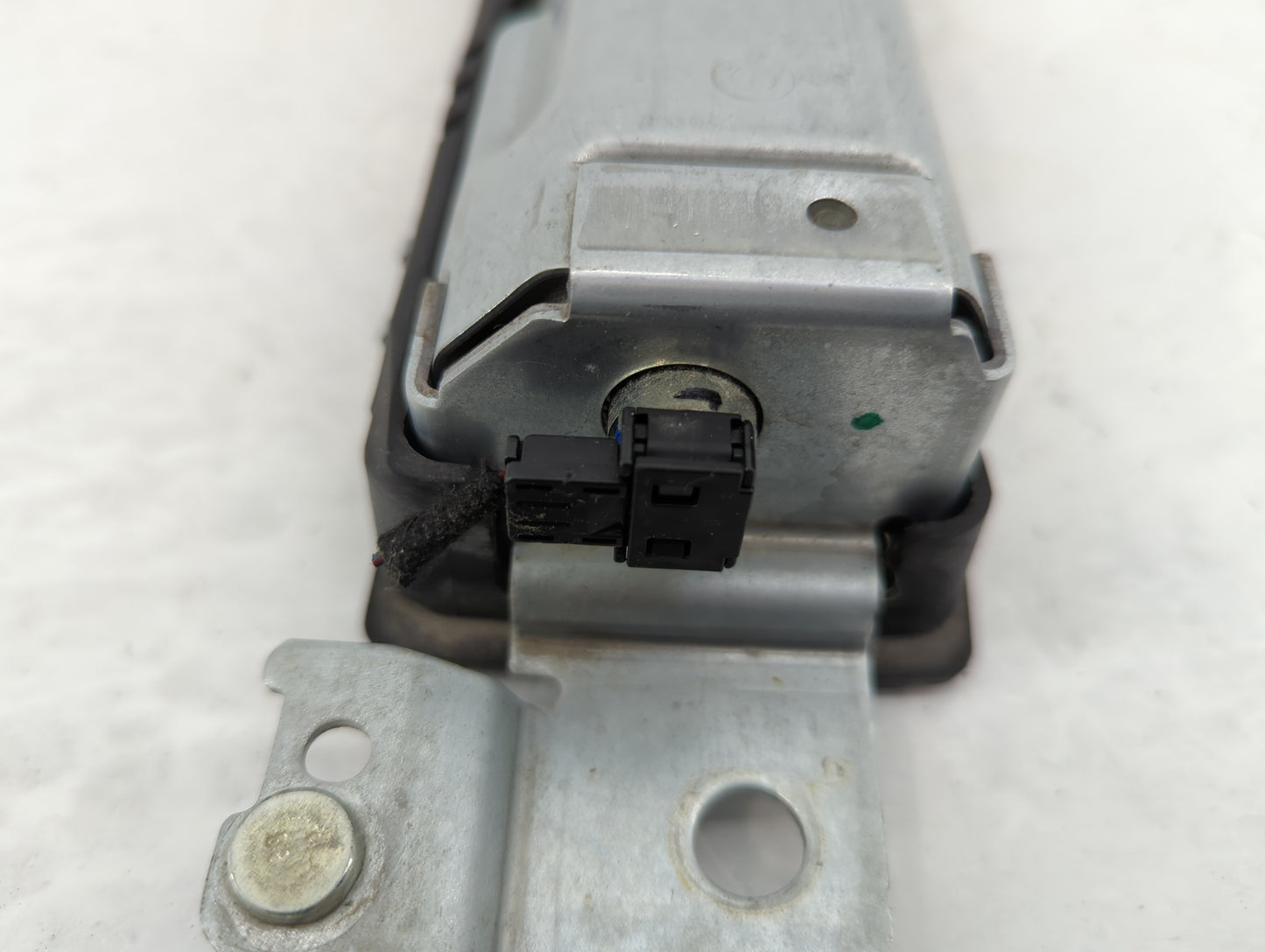 2012-2016 Bmw 328i Air Bag Driver Left Knee OEM P/N:1024564 KU922865212 Fits OEM Used Auto Parts - Oemusedautoparts1.com
