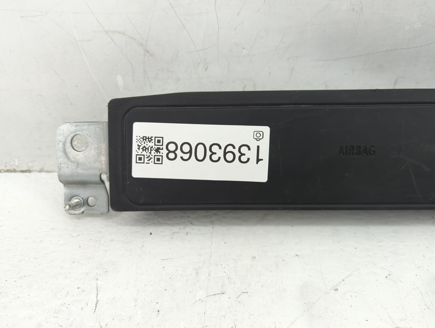 2013 Bmw 328i Air Bag Passenger Right Knee OEM P/N:1024565/06 Fits OEM Used Auto Parts - Oemusedautoparts1.com