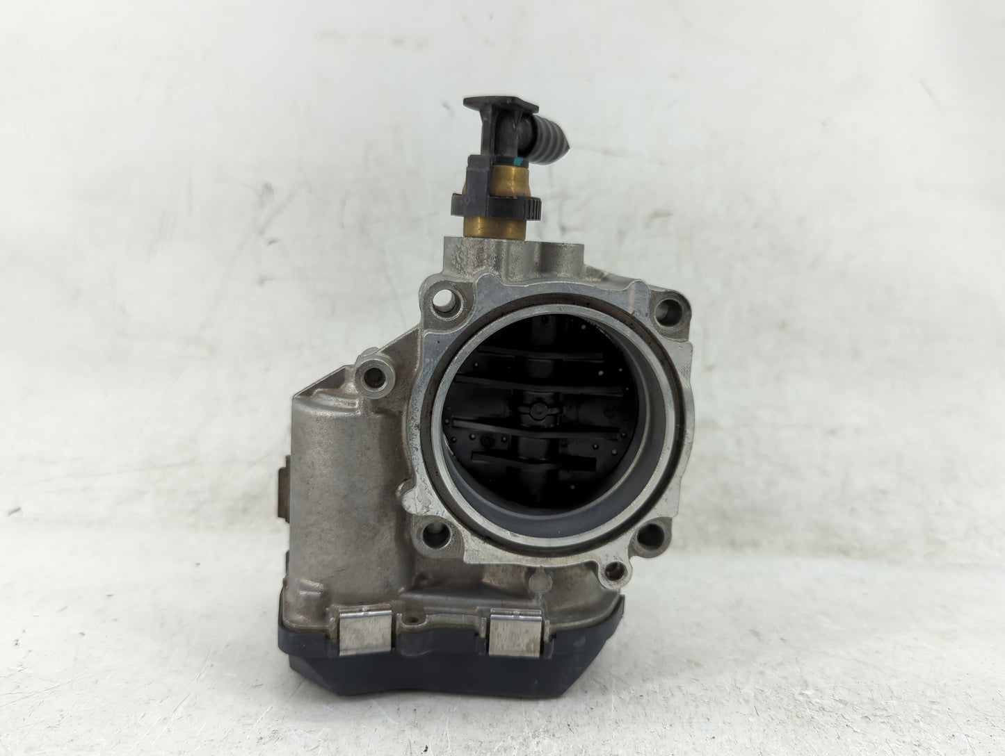 2012-2016 Bmw 328i Throttle Body P/N:7588625-03 A2C83786800 Fits Fits 2012 2013 2014 2015 2016 2017 2018 OEM Used Auto Parts