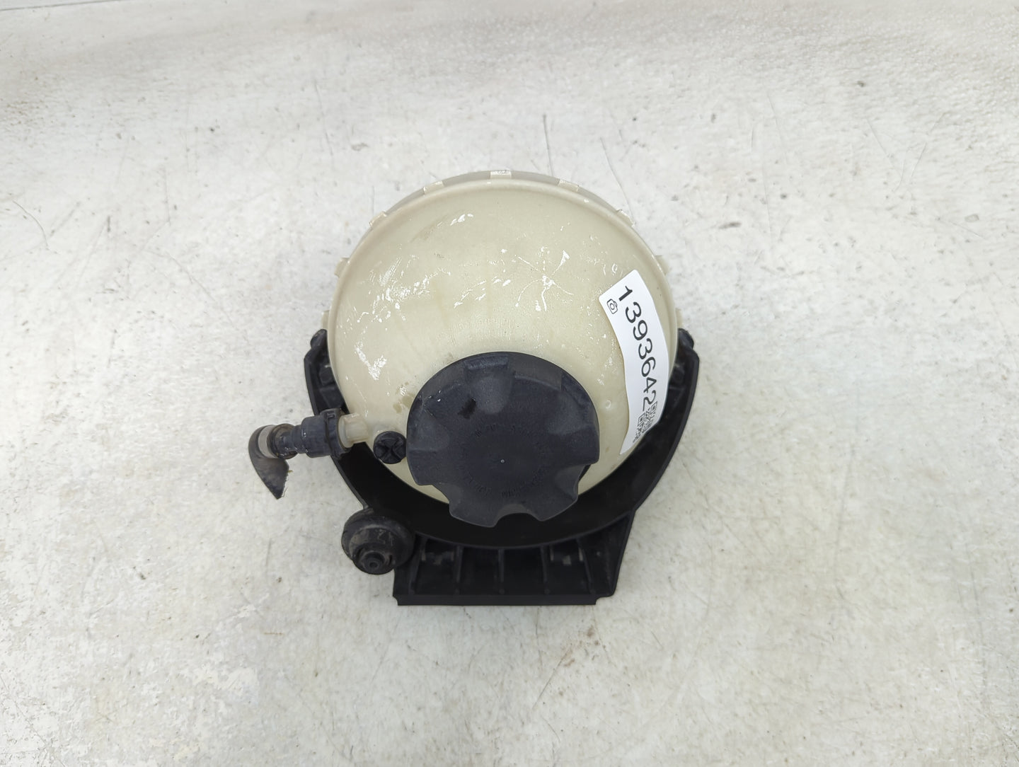 2012-2016 Bmw 328i Radiator Coolant Overflow Expansion Tank Bottle 1393642 - Oemusedautoparts1.com