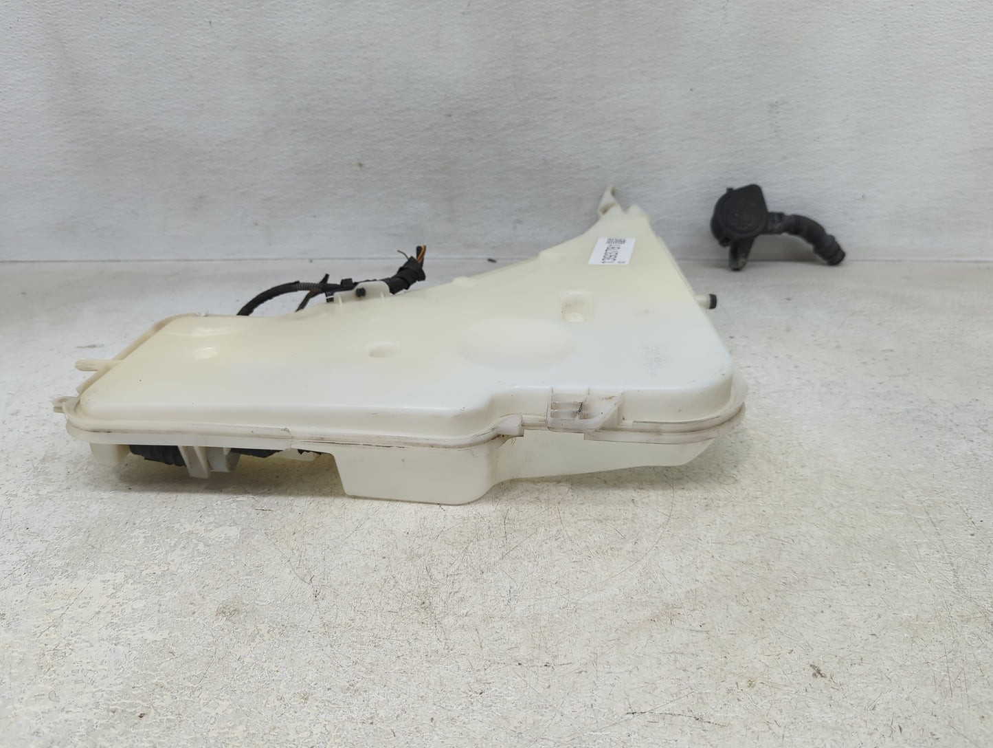2012-2016 Bmw 328i Windshield Washer Fluid Reservoir Bottle Oem - Oemusedautoparts1.com