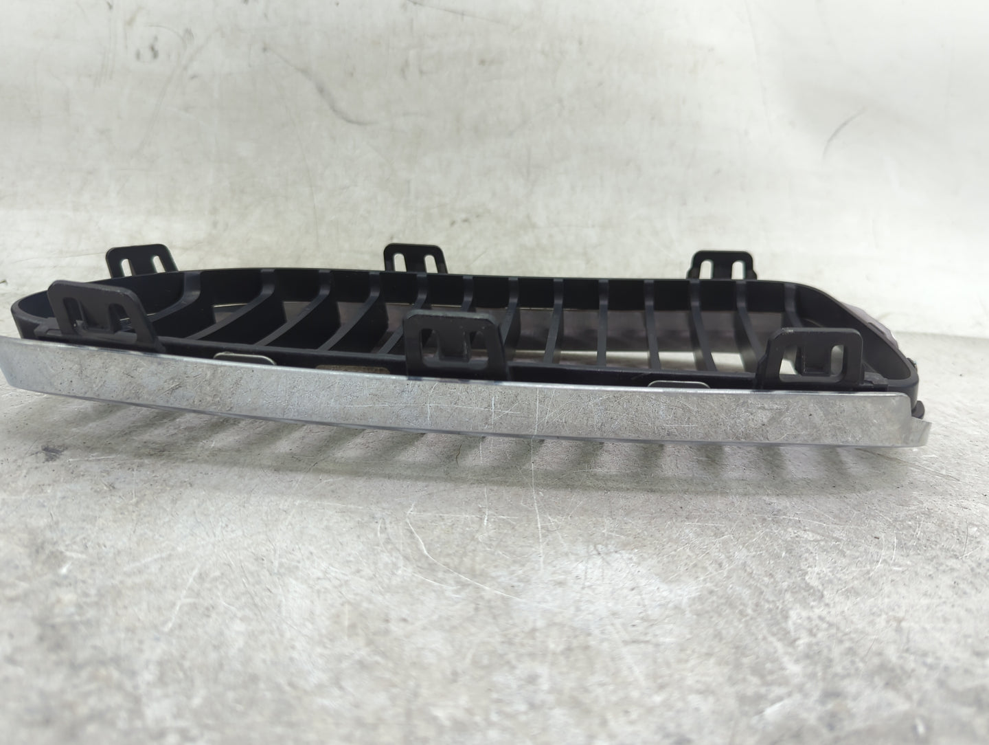 2011-2013 Bmw 328i Front Grille Bumper Not Included 1459873 - Oemusedautoparts1.com