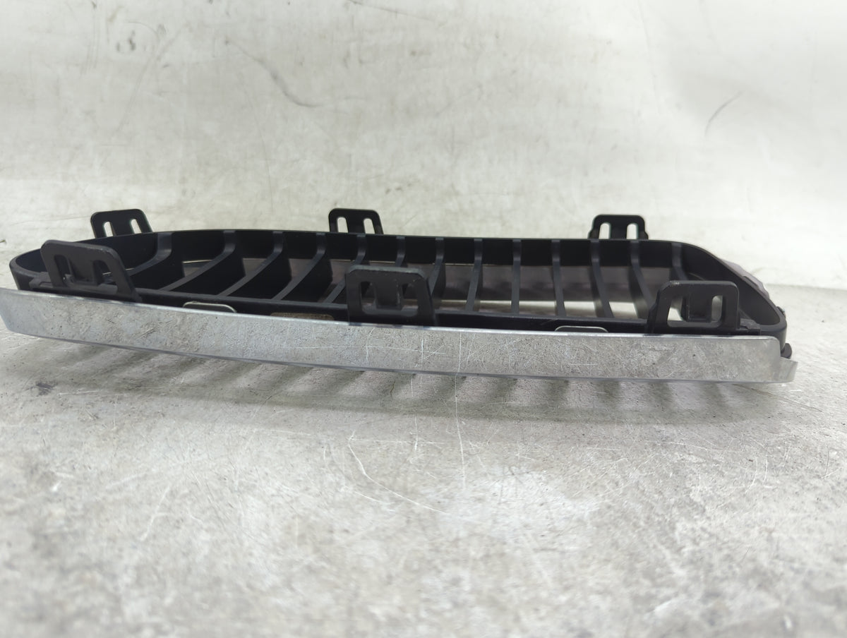2011-2013 Bmw 328i Front Grille Bumper Not Included 1459873 - Oemusedautoparts1.com