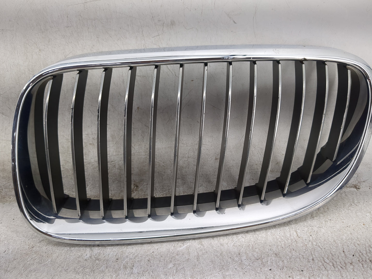 2011-2013 Bmw 328i Front Grille Bumper Not Included 1459911 - Oemusedautoparts1.com