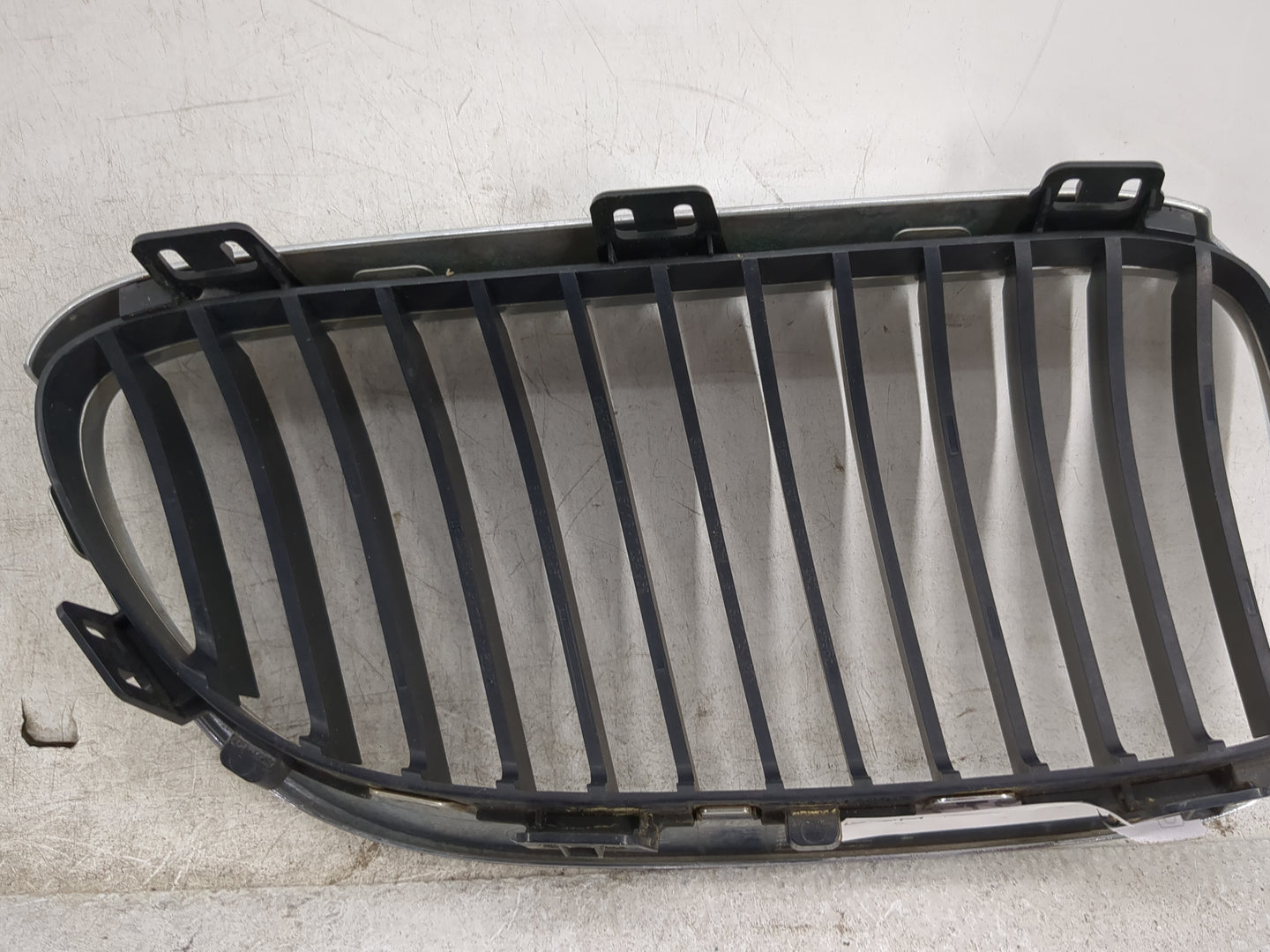 2011-2013 Bmw 328i Front Grille Bumper Not Included 1459911 - Oemusedautoparts1.com