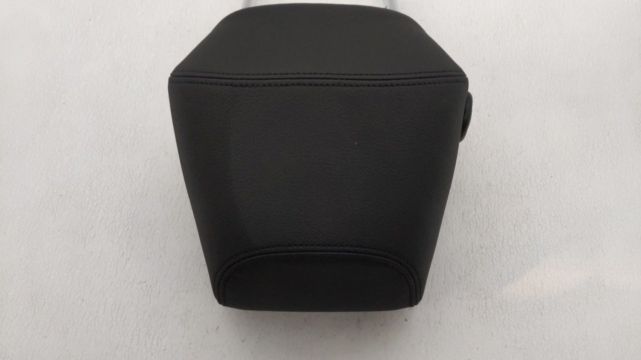 2007-2013 Bmw 328i Headrest Head Rest Front Driver Passenger Seat Fits Fits 2007 2008 2009 2010 2011 2012 2013 OEM Used Auto