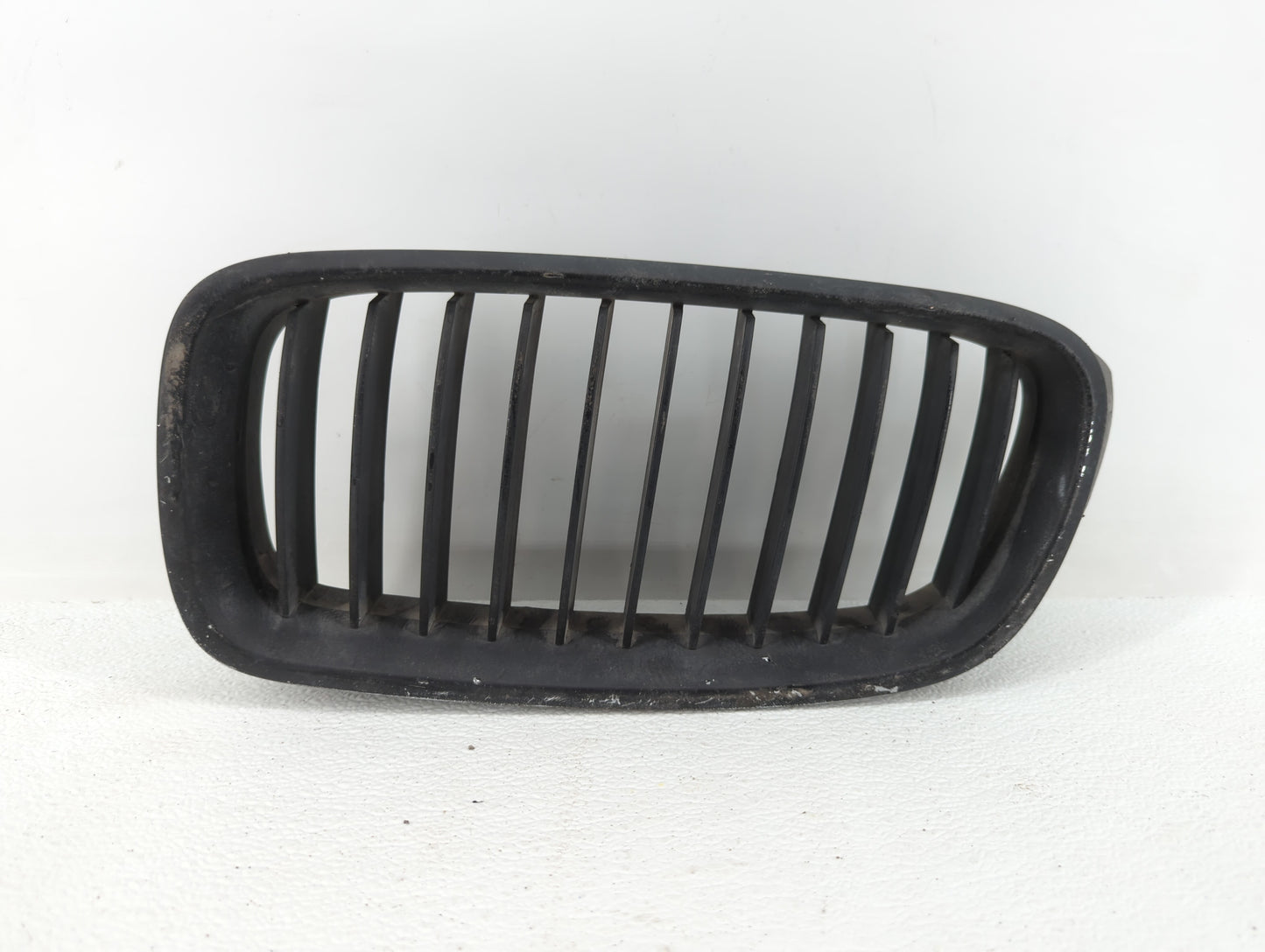 2012-2016 Bmw 328i Front Grille Bumper Not Included - Oemusedautoparts1.com