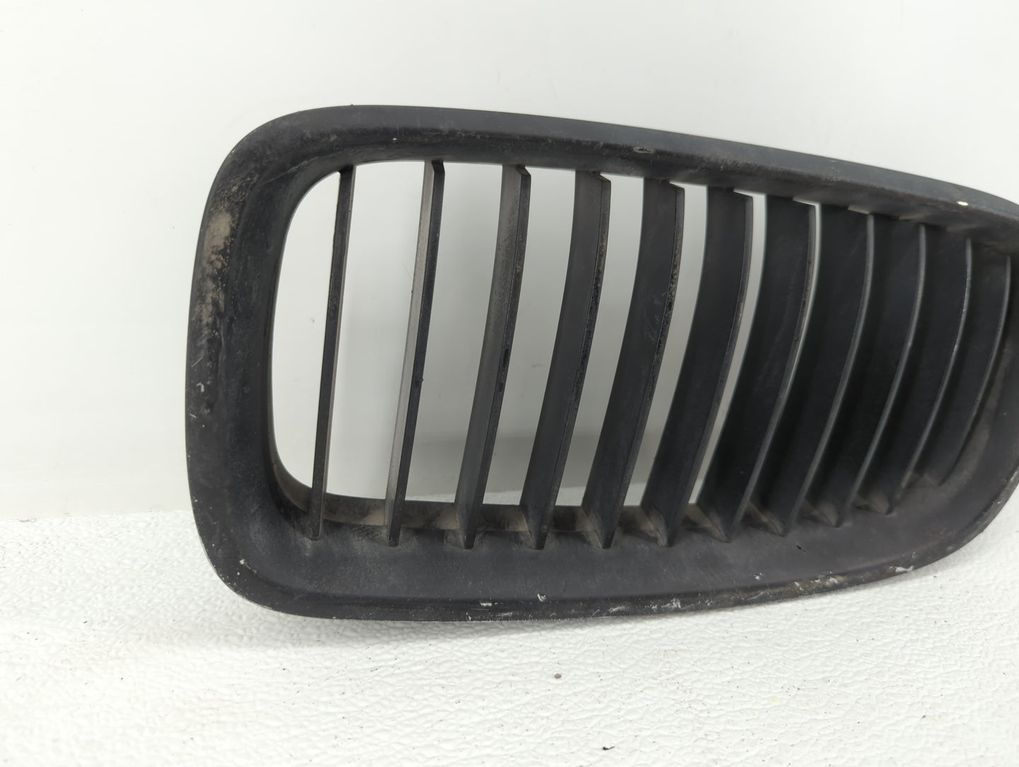 2012-2016 Bmw 328i Front Grille Bumper Not Included - Oemusedautoparts1.com