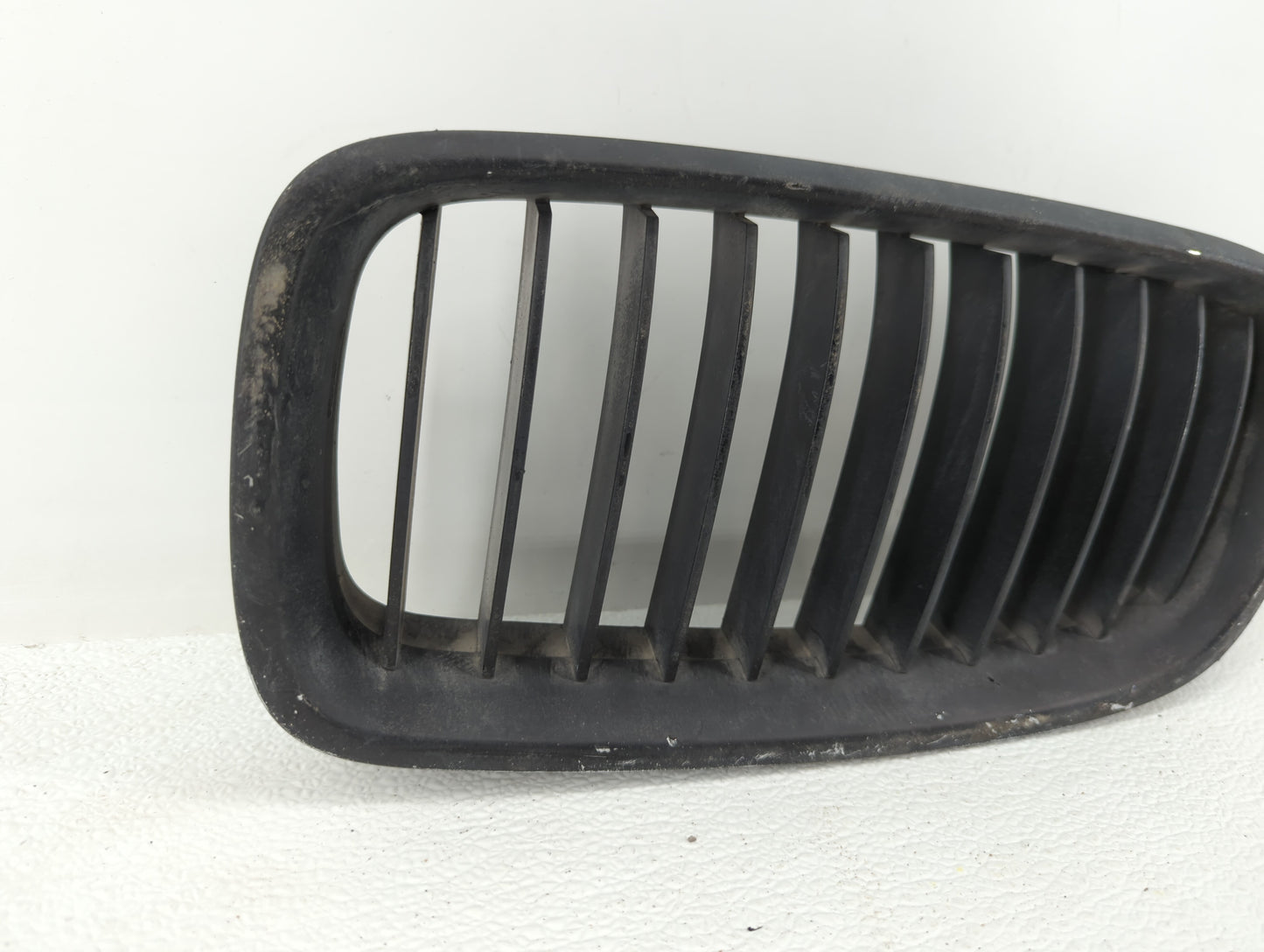2012-2016 Bmw 328i Front Grille Bumper Not Included - Oemusedautoparts1.com