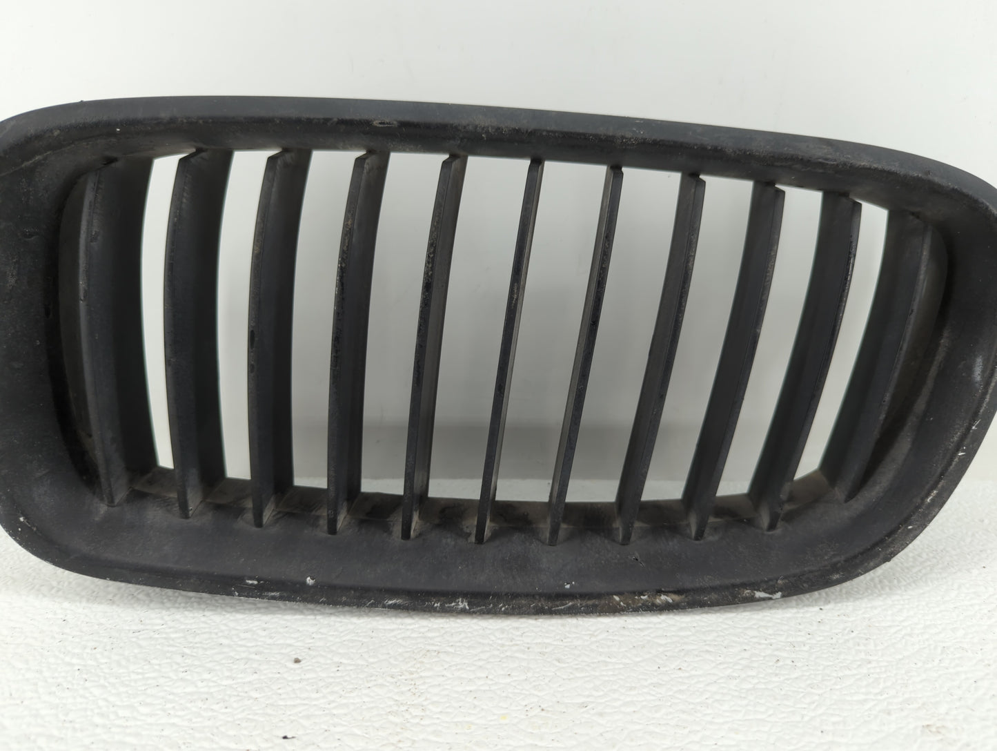 2012-2016 Bmw 328i Front Grille Bumper Not Included - Oemusedautoparts1.com
