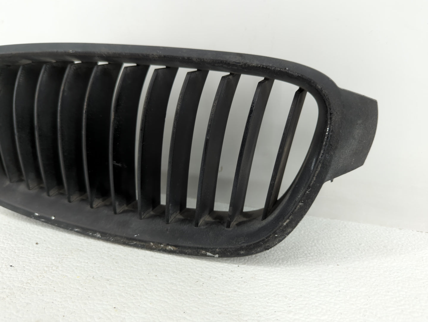 2012-2016 Bmw 328i Front Grille Bumper Not Included - Oemusedautoparts1.com