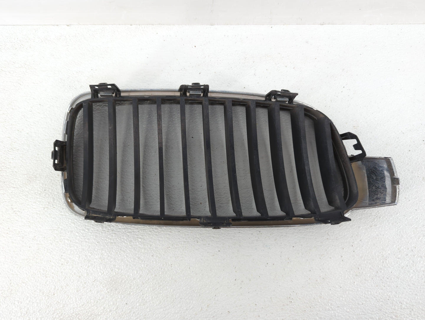 2012-2016 Bmw 328i Front Grille Bumper Not Included - Oemusedautoparts1.com