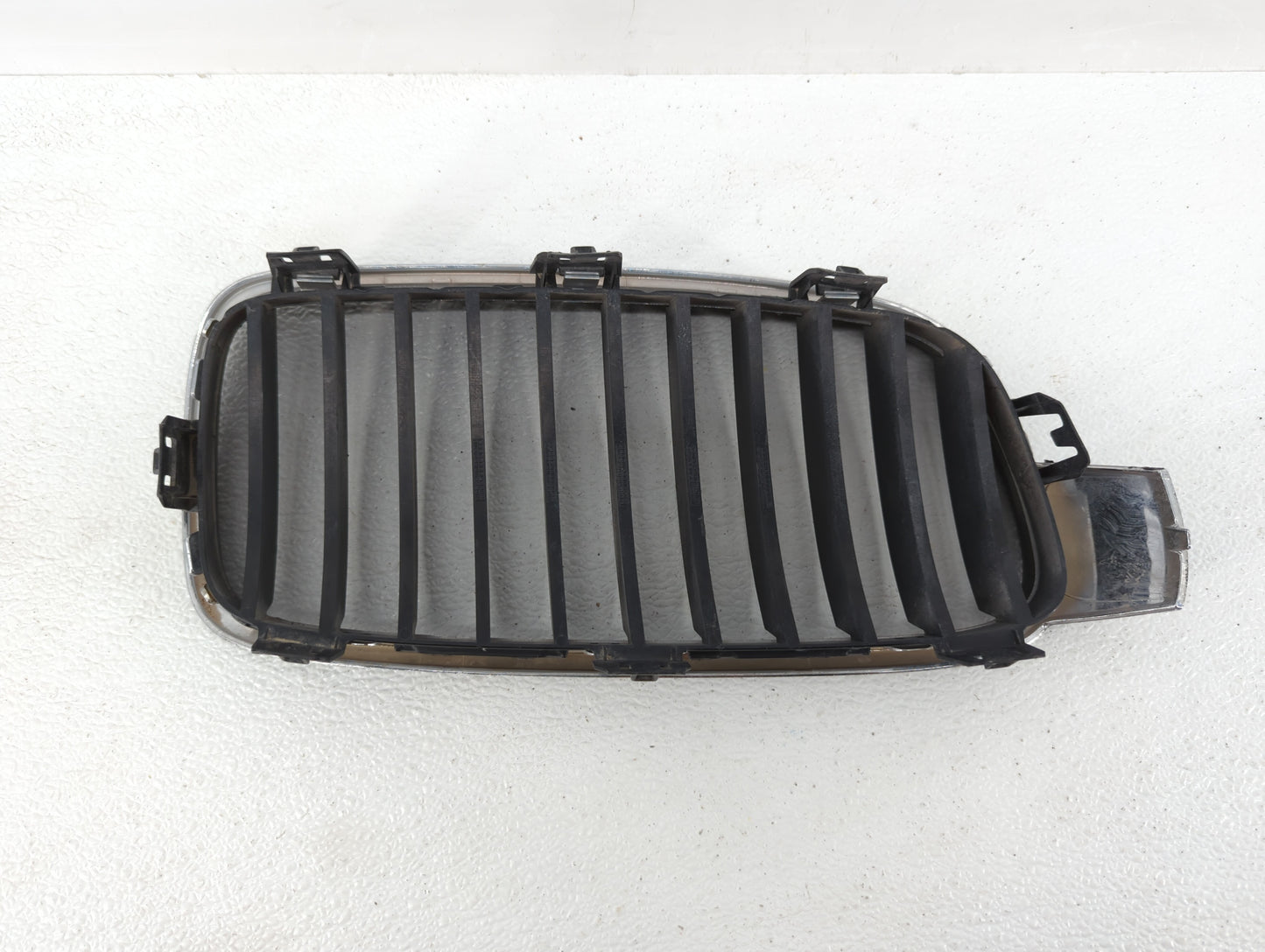 2012-2016 Bmw 328i Front Grille Bumper Not Included - Oemusedautoparts1.com