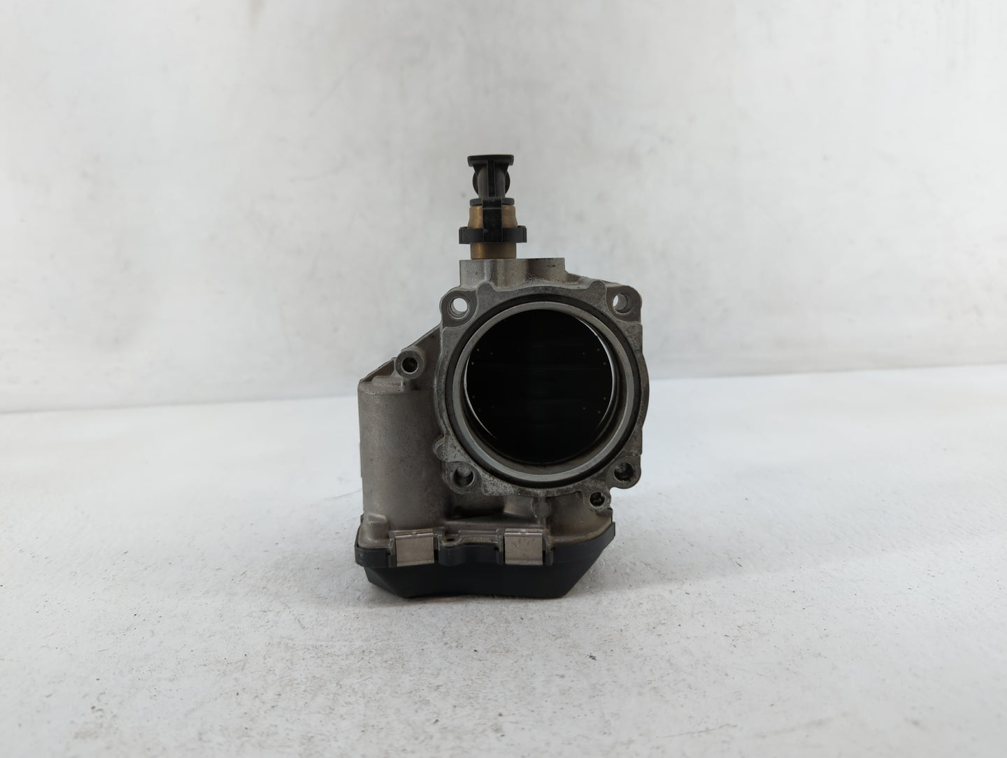 2012-2016 Bmw 328i Throttle Body P/N:A2C53355204 1354 7588625 Fits Fits 2012 2013 2014 2015 2016 2017 2018 OEM Used Auto Par