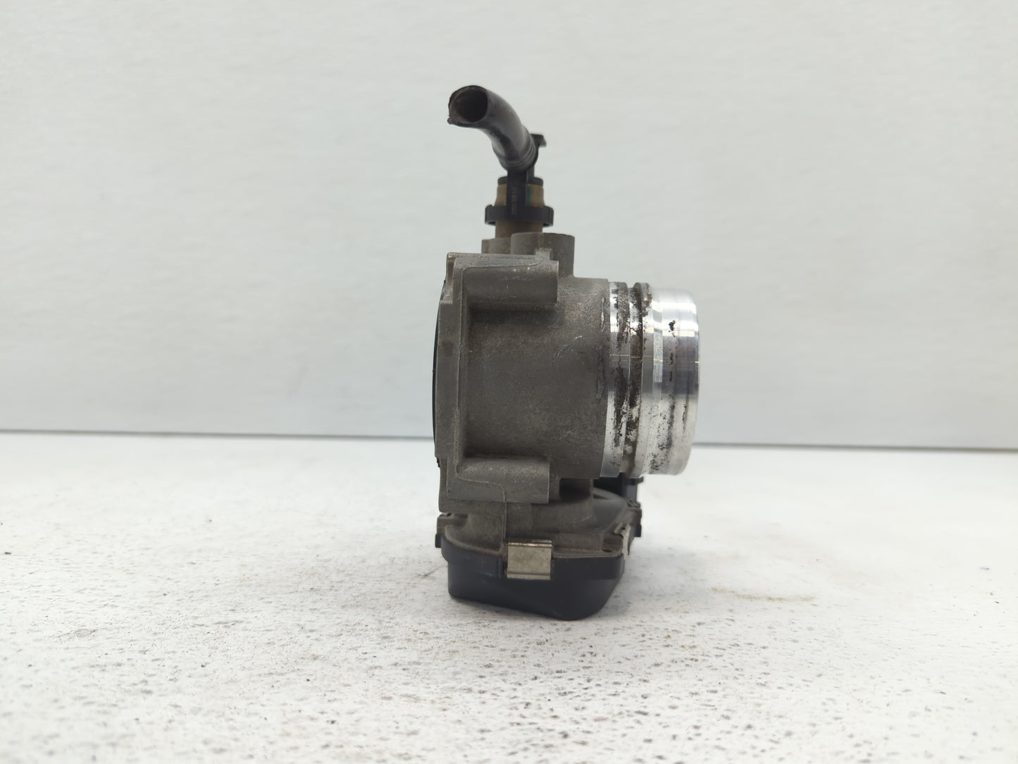 2012-2016 Bmw 328i Throttle Body P/N:1354 7588625-03 1354 7588625 Fits Fits 2012 2013 2014 2015 2016 2017 2018 OEM Used Auto