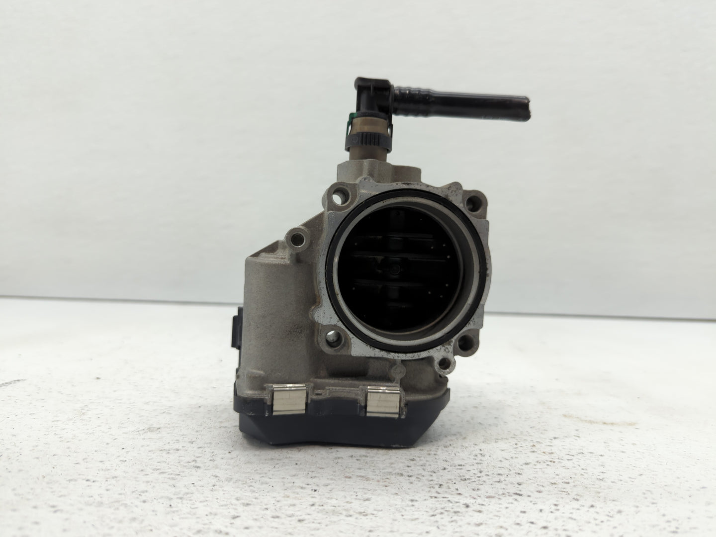 2012-2016 Bmw 328i Throttle Body P/N:1354 7588625-03 1354 7588625 Fits Fits 2012 2013 2014 2015 2016 2017 2018 OEM Used Auto