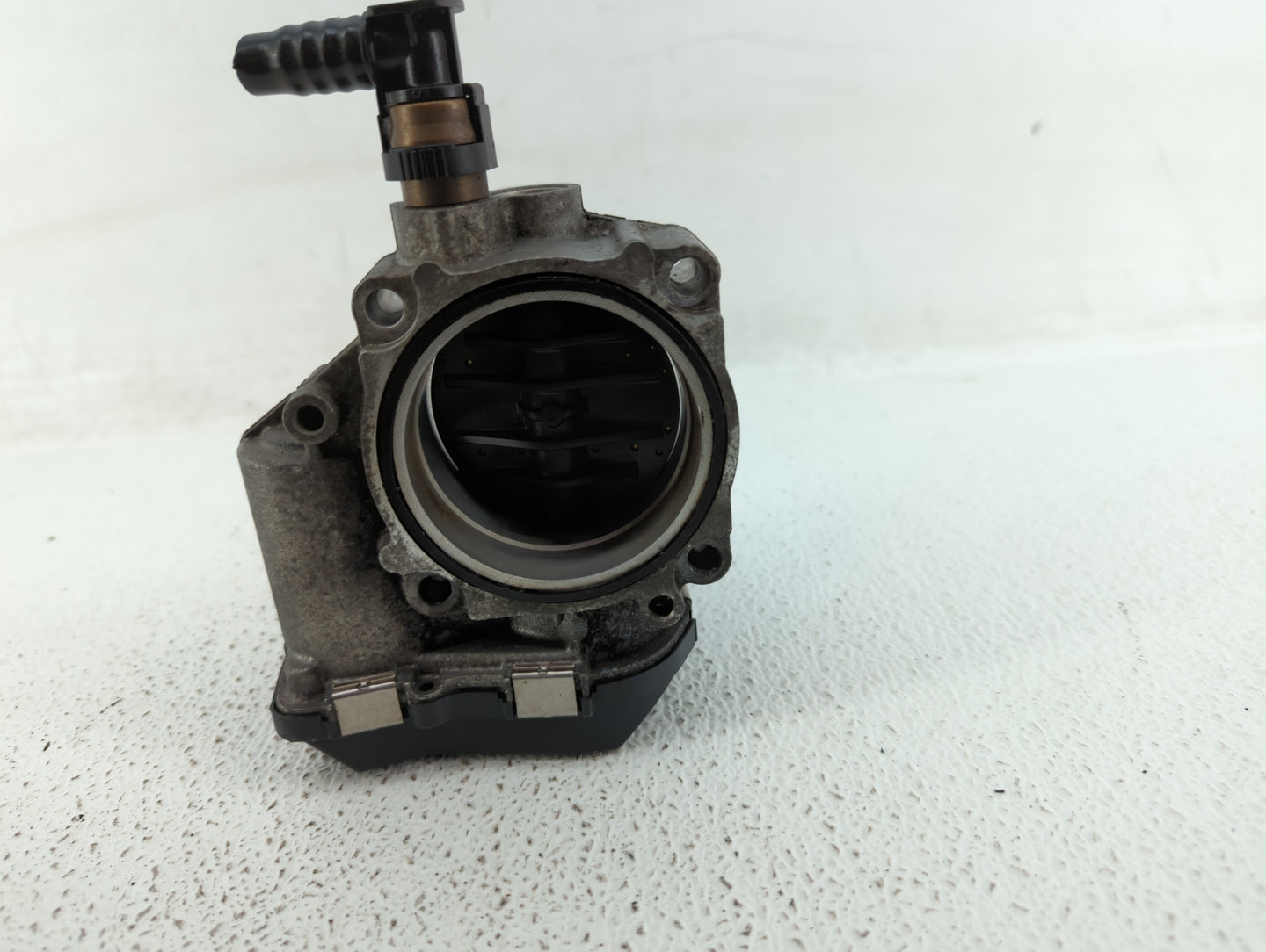 2012-2016 Bmw 328i Throttle Body P/N:1354 7588625-02 1354 7588625-03, 1354 7588625 Fits Fits 2012 2013 2014 2015 2016 2017 2