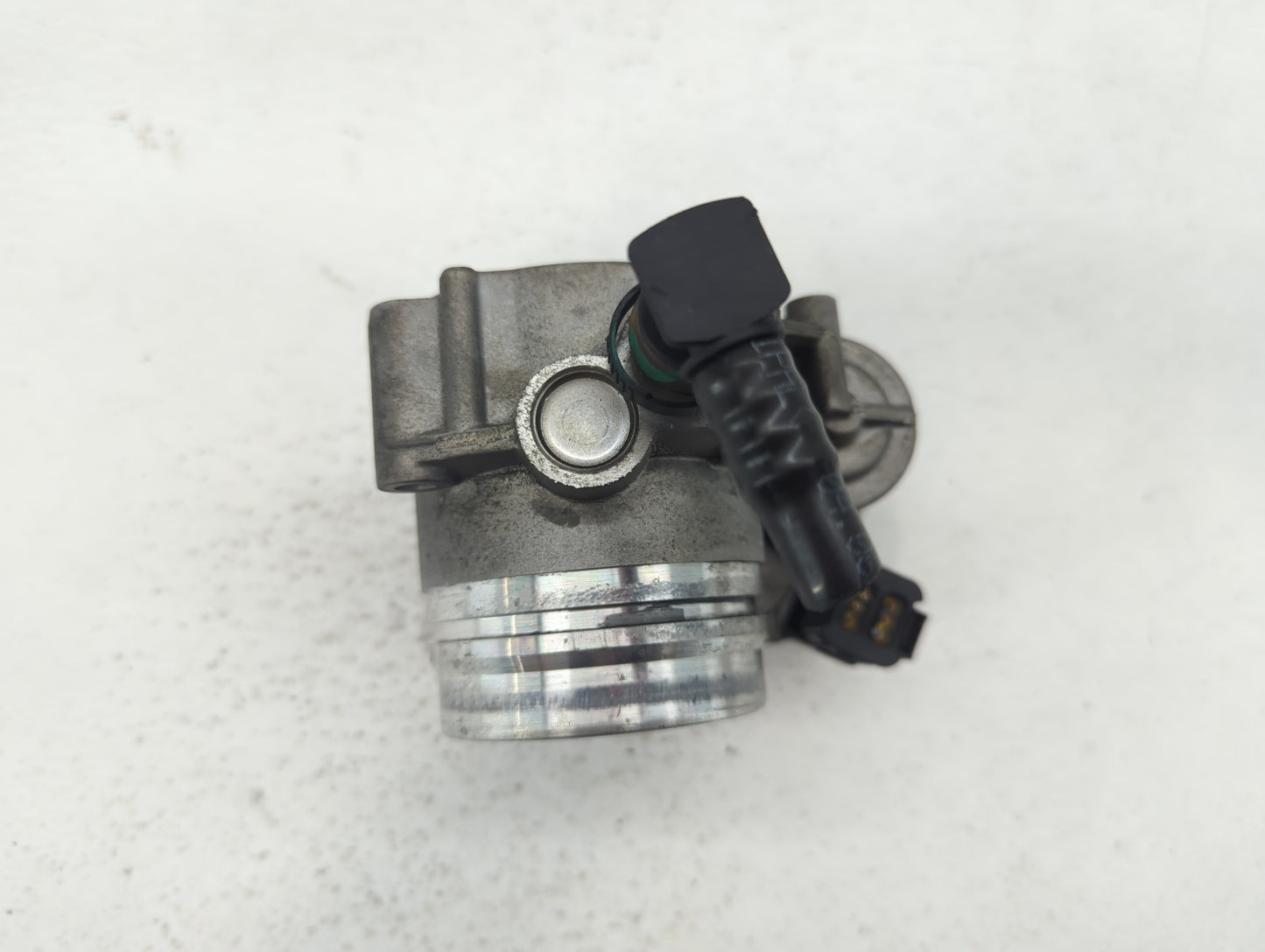 2012-2016 Bmw 328i Throttle Body P/N:1354 7588625-02 1354 7588625-04, 1354 7588625-03 Fits Fits 2012 2013 2014 2015 2016 201