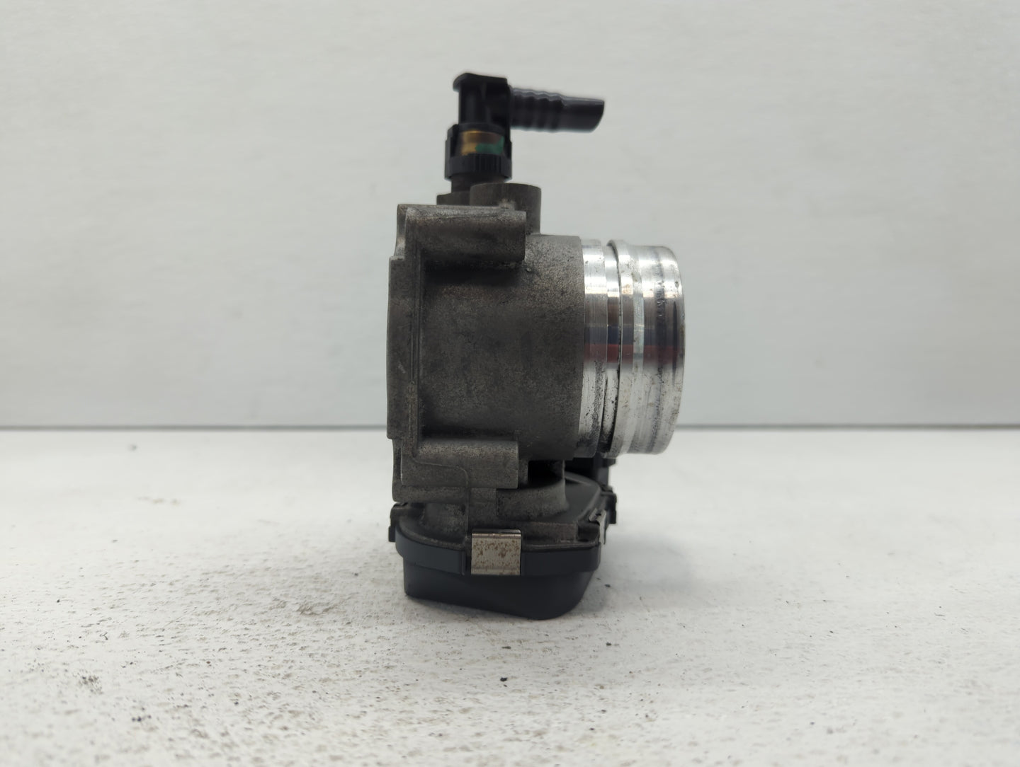 2012-2016 Bmw 328i Throttle Body P/N:1354 7588625-02 1354 7588625-04, 1354 7588625-03 Fits Fits 2012 2013 2014 2015 2016 201