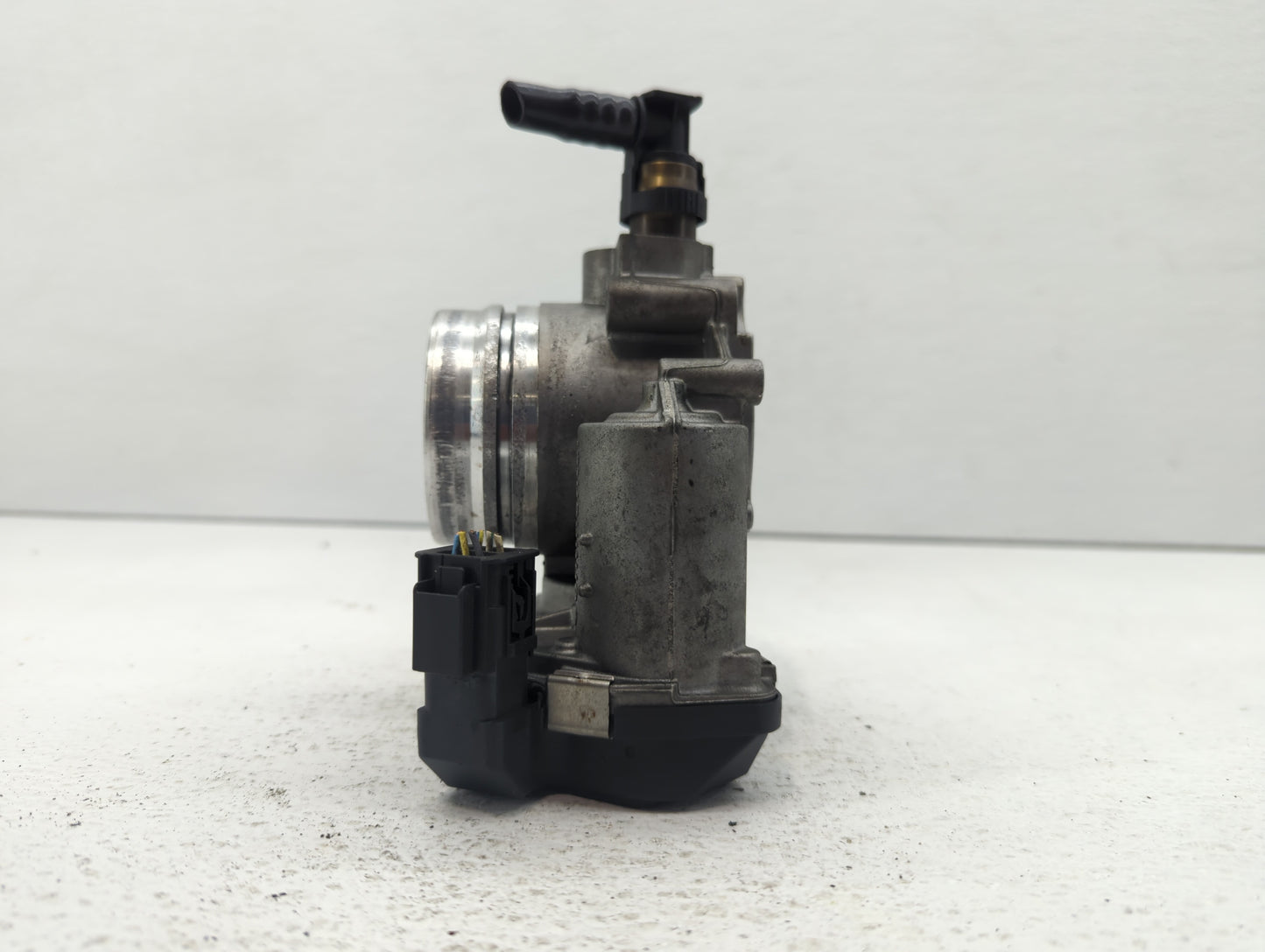 2012-2016 Bmw 328i Throttle Body P/N:1354 7588625-02 1354 7588625-04, 1354 7588625-03 Fits Fits 2012 2013 2014 2015 2016 201