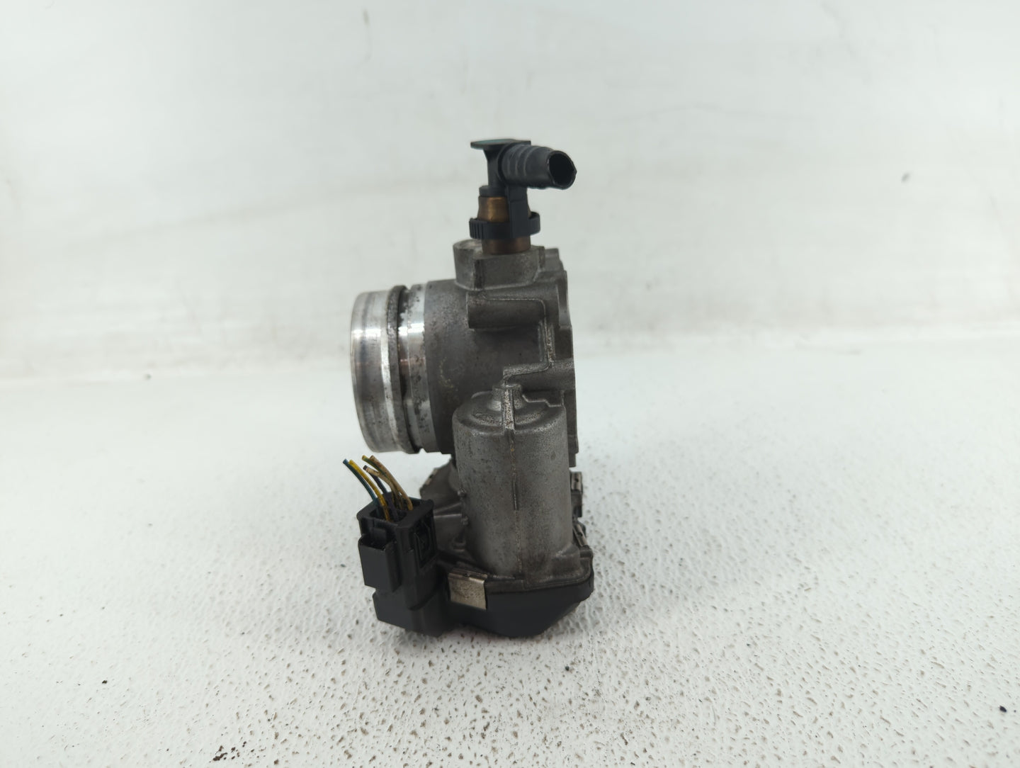 2012-2016 Bmw 328i Throttle Body P/N:1354 7588625-02 1354 7588625-04, 1354 7588625-03 Fits Fits 2012 2013 2014 2015 2016 201